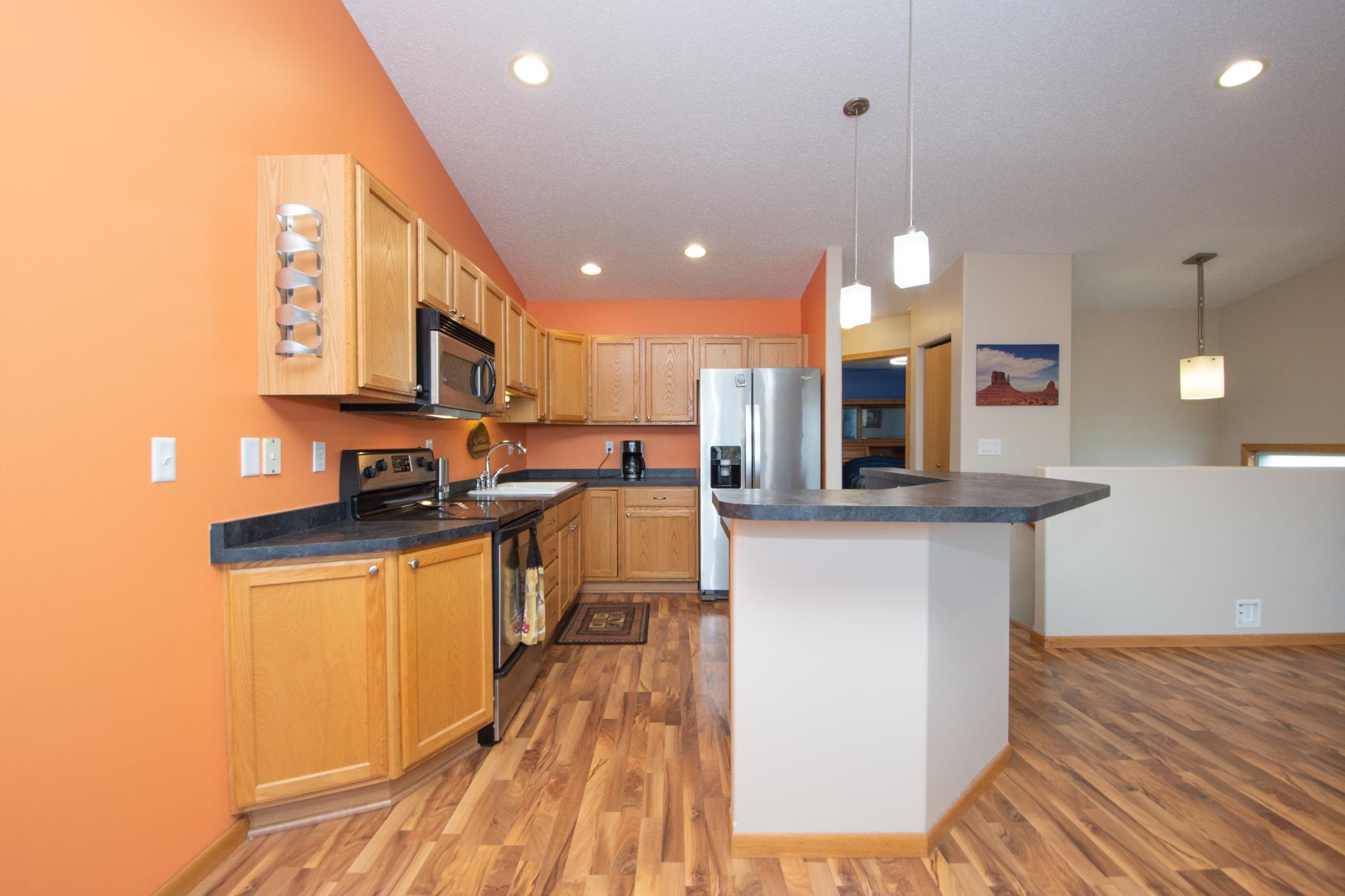 2005 twin home for sale at 964 41st Avenue W in West Fargo, ND — 3 bed, 2 bath (photo 8 of 43)
