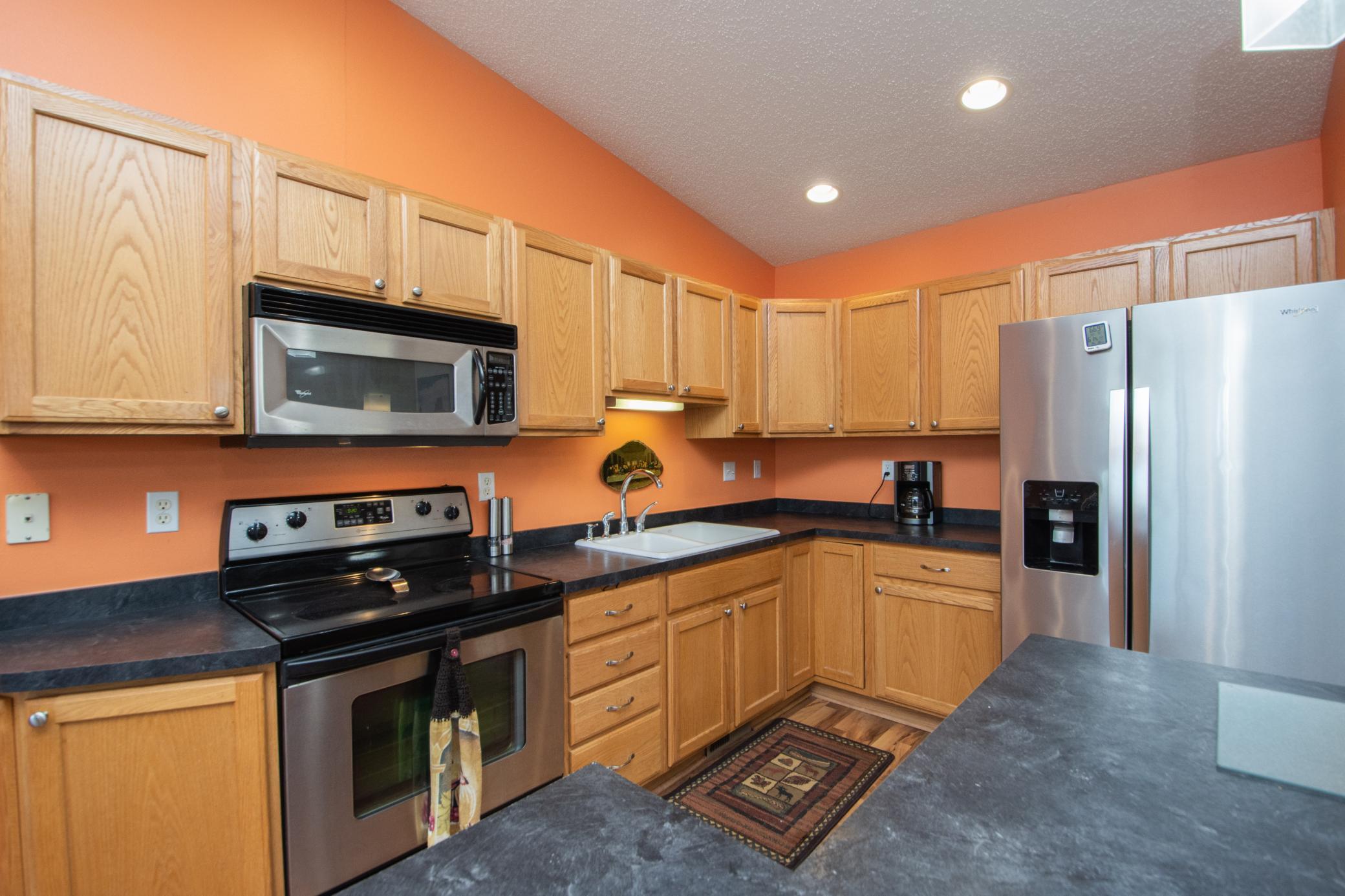 2005 twin home for sale at 964 41st Avenue W in West Fargo, ND — 3 bed, 2 bath (photo 10 of 43)