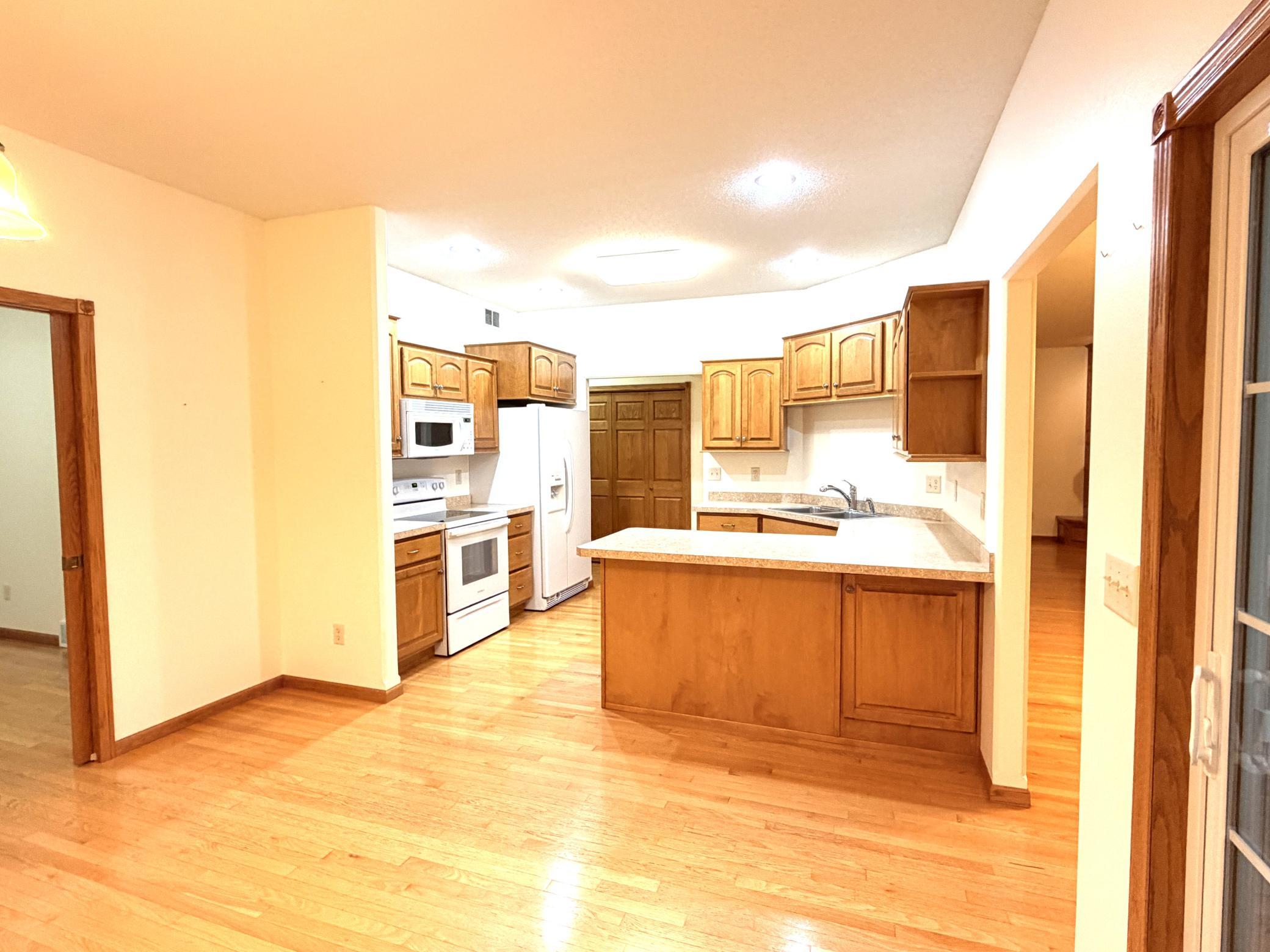 2006 single family home for sale at 386 Lake Avenue NE in Clearbrook, MN — 2 bed, 2 bath (photo 13 of 56)