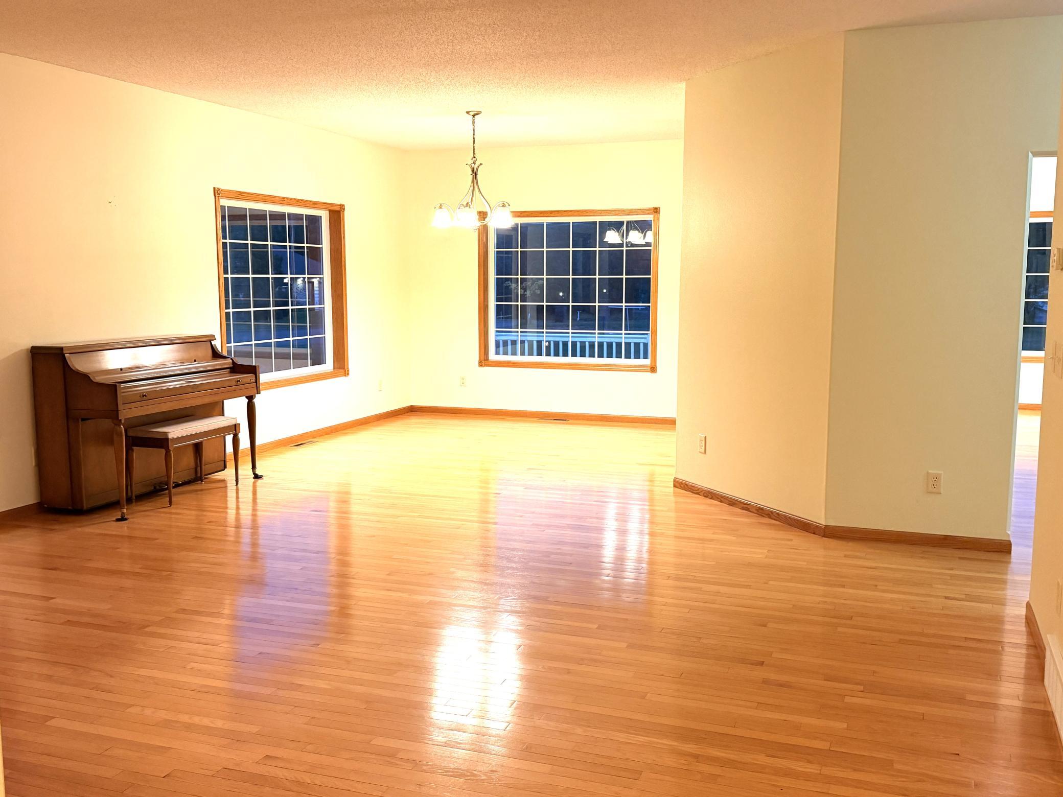 2006 single family home for sale at 386 Lake Avenue NE in Clearbrook, MN — 2 bed, 2 bath (photo 3 of 56)