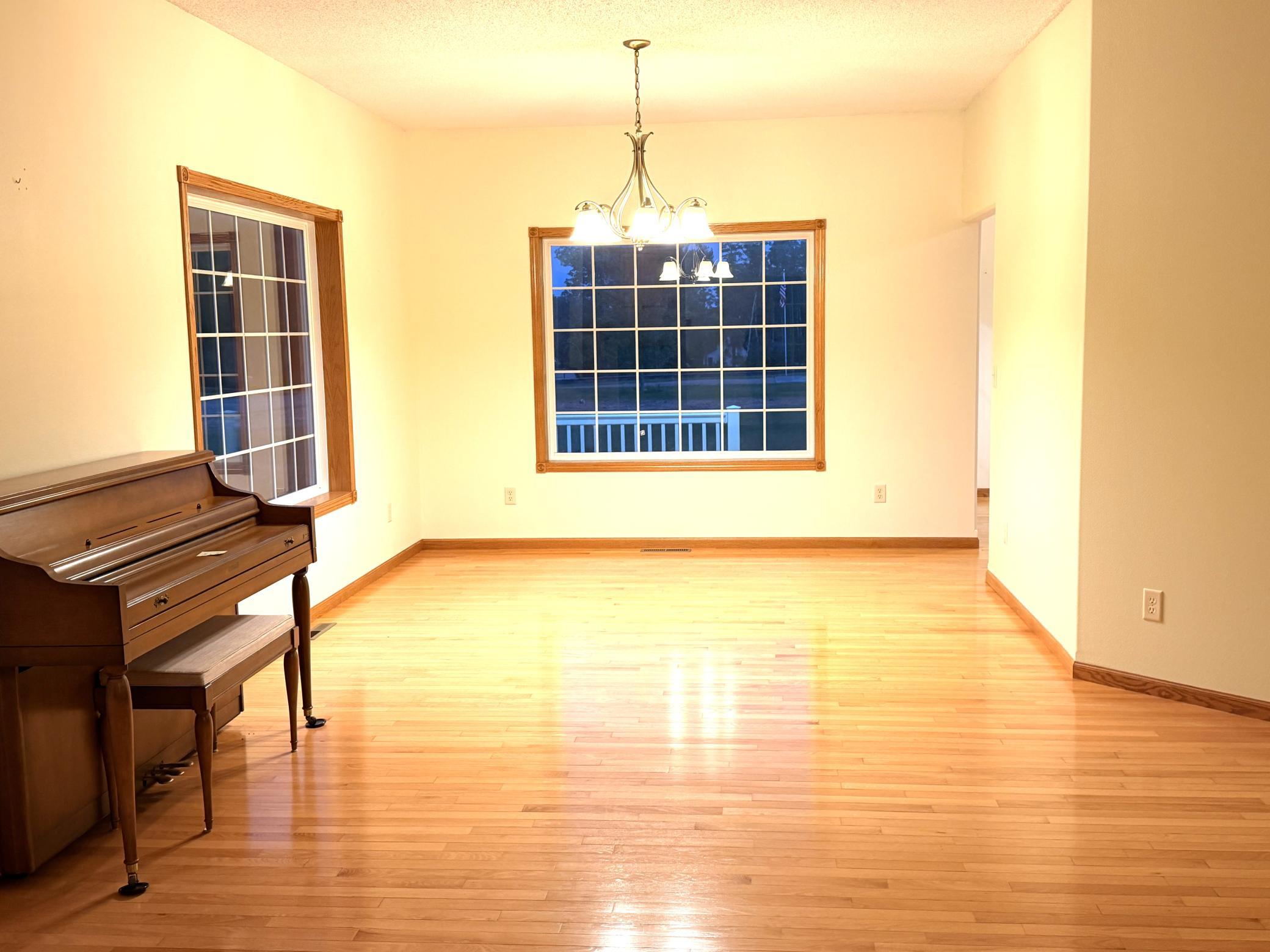 2006 single family home for sale at 386 Lake Avenue NE in Clearbrook, MN — 2 bed, 2 bath (photo 4 of 56)