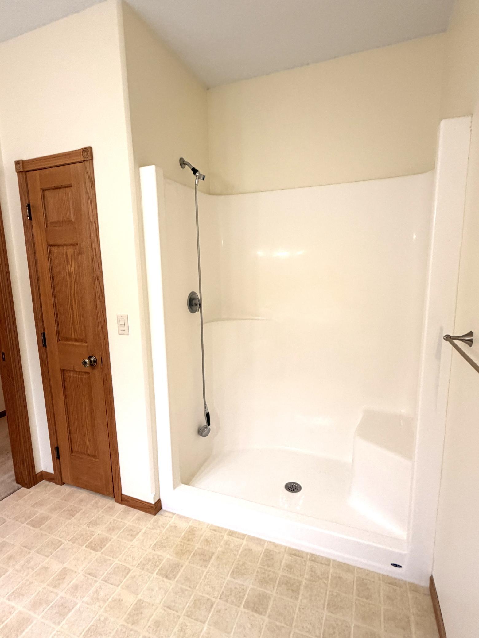2006 single family home for sale at 386 Lake Avenue NE in Clearbrook, MN — 2 bed, 2 bath (photo 38 of 56)