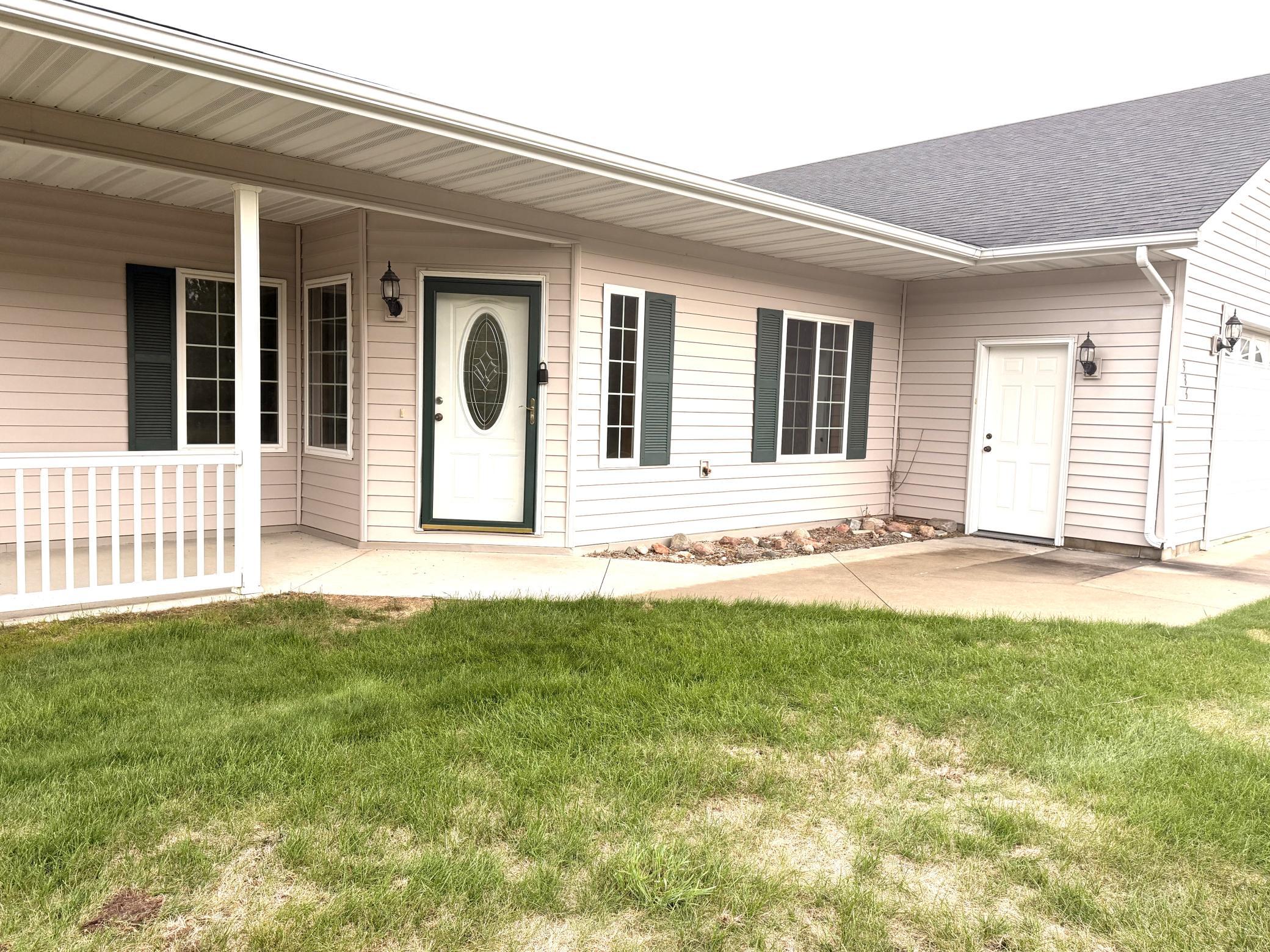 2006 single family home for sale at 386 Lake Avenue NE in Clearbrook, MN — 2 bed, 2 bath (photo 44 of 56)