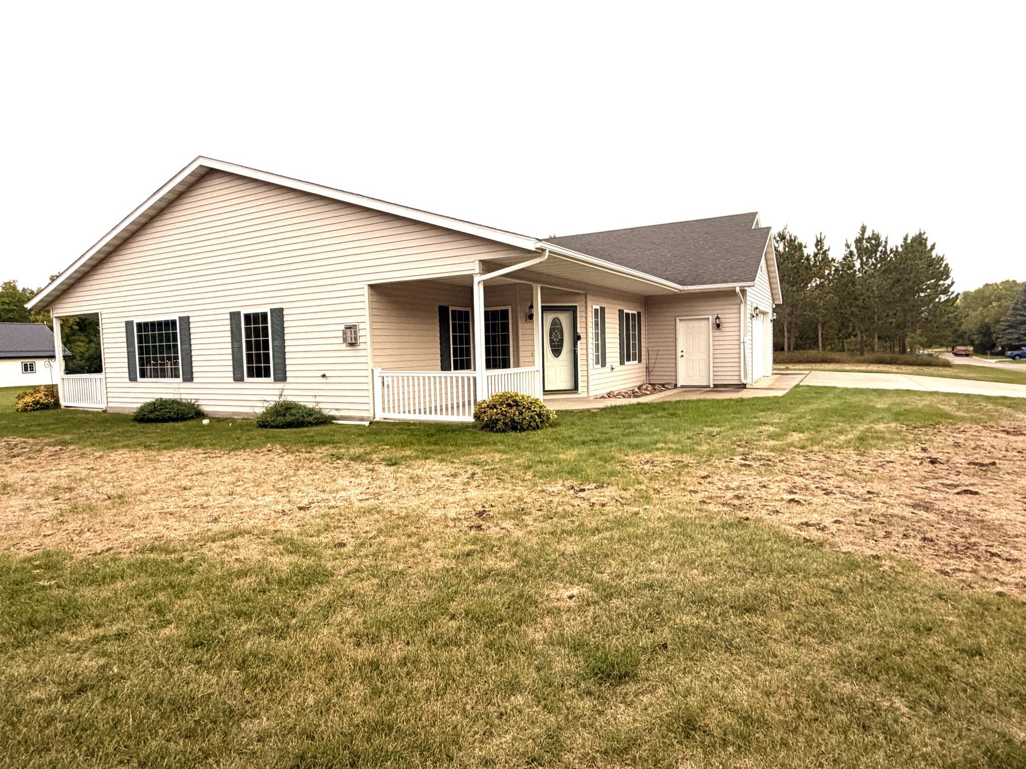 2006 single family home for sale at 386 Lake Avenue NE in Clearbrook, MN — 2 bed, 2 bath (photo 49 of 56)