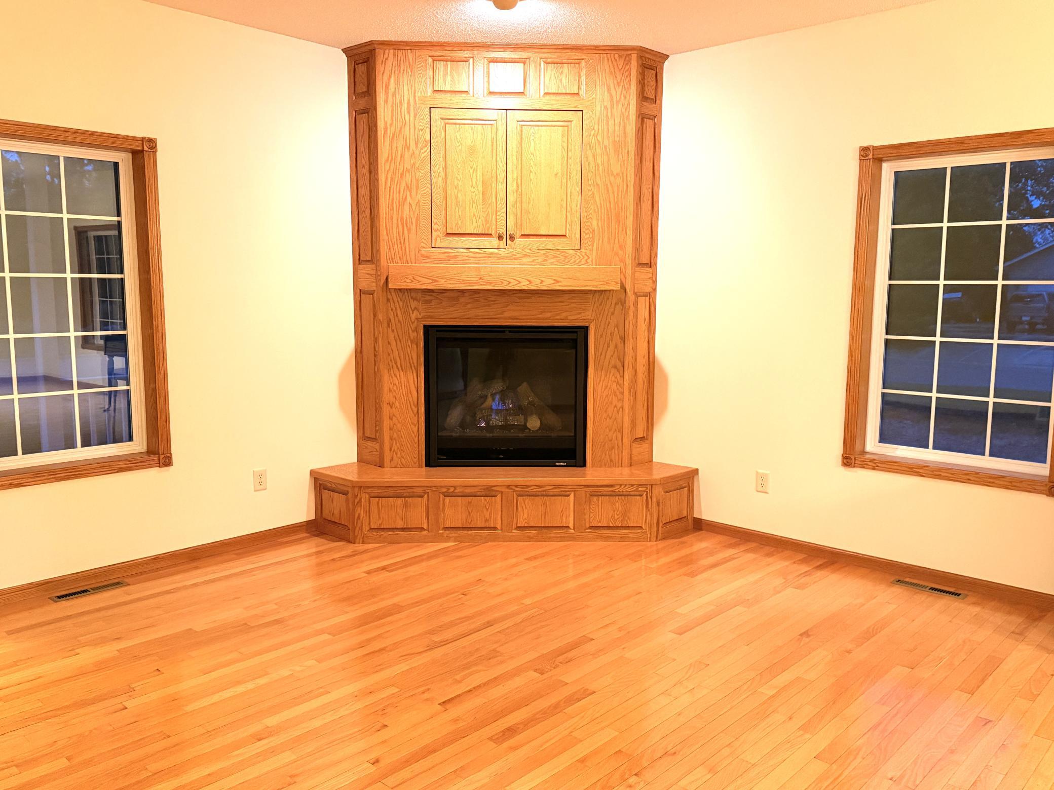 2006 single family home for sale at 386 Lake Avenue NE in Clearbrook, MN — 2 bed, 2 bath (photo 6 of 56)