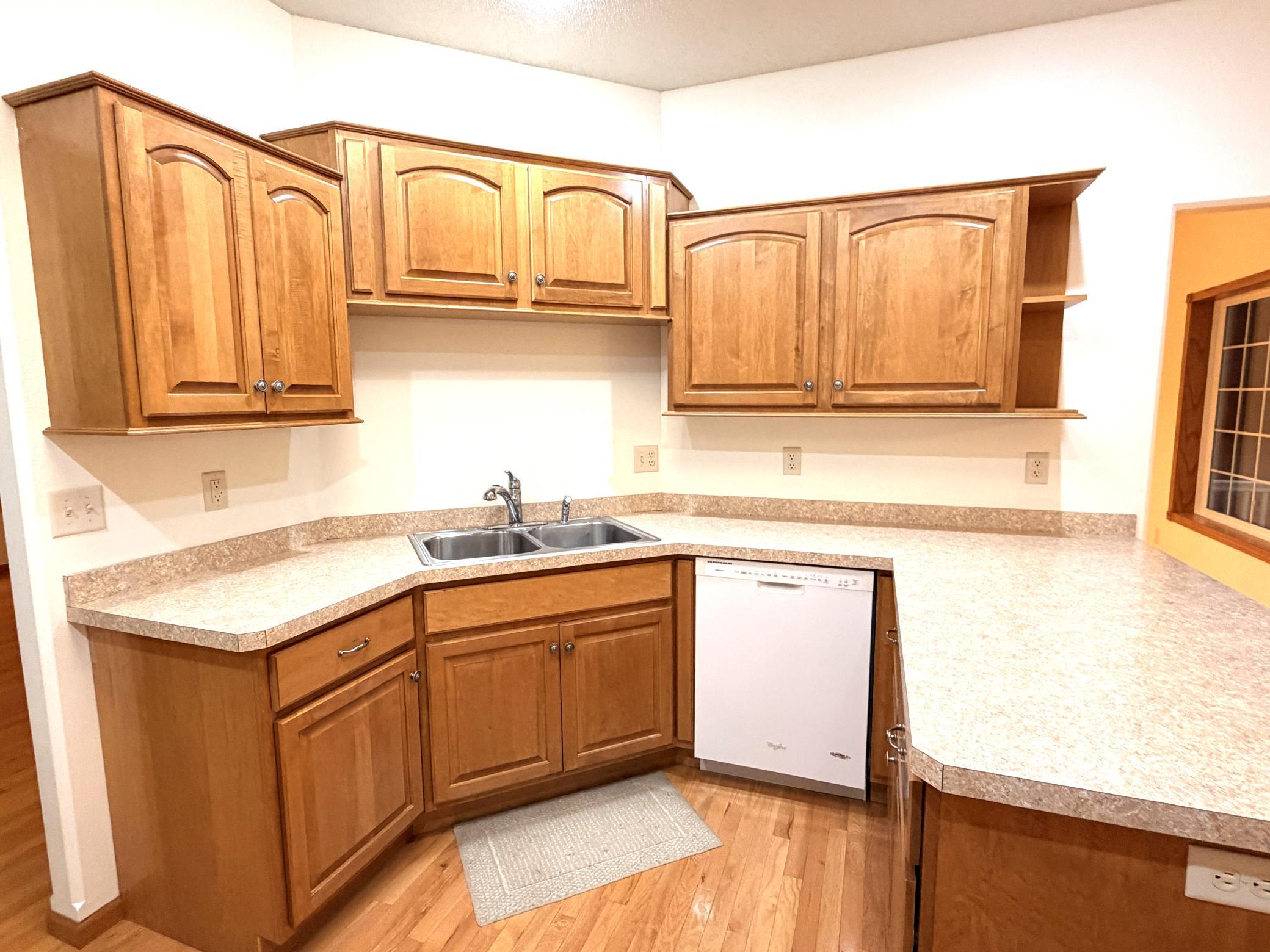 2006 single family home for sale at 386 Lake Avenue NE in Clearbrook, MN — 2 bed, 2 bath (photo 9 of 56)