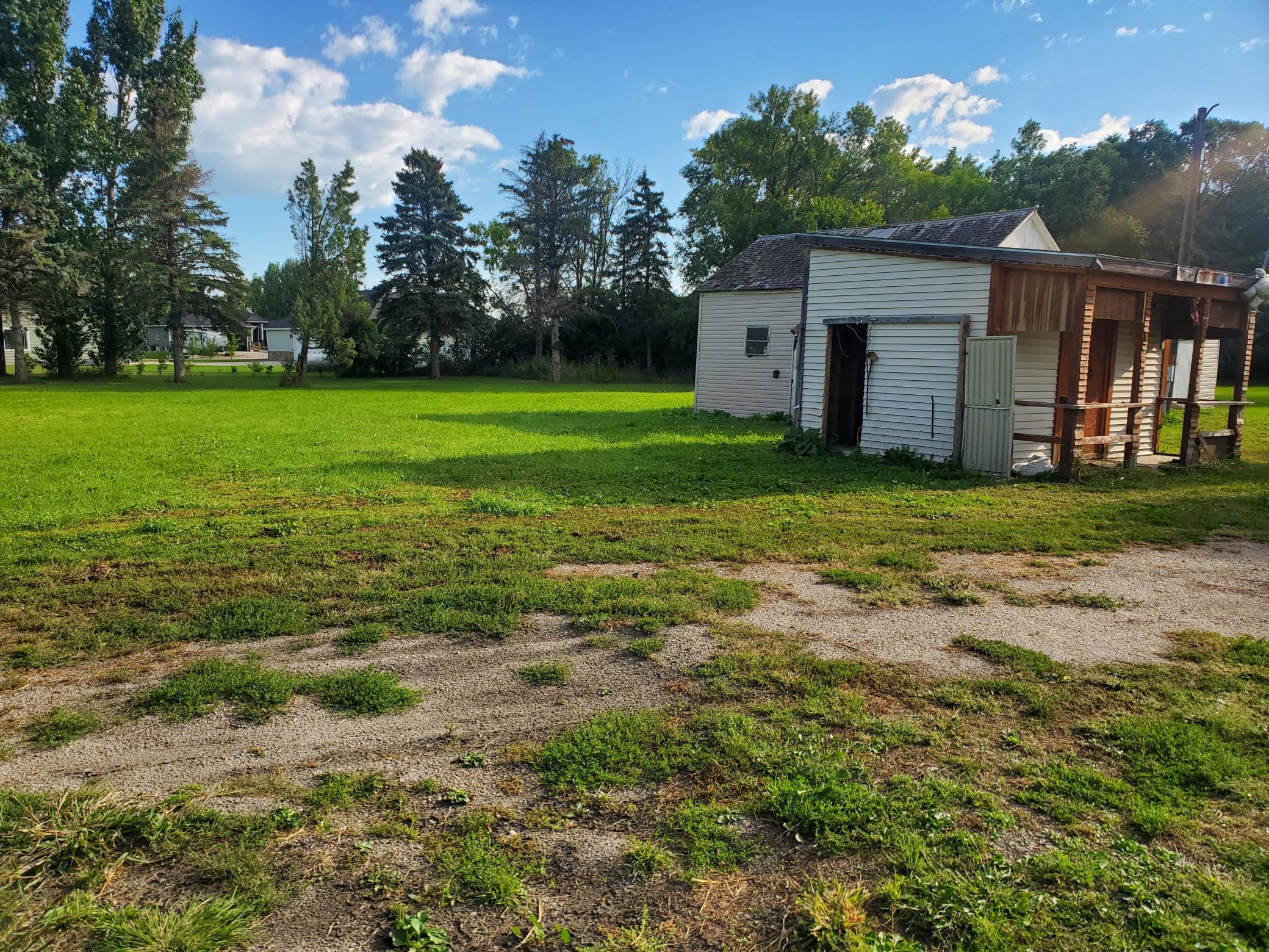 1920 single family home for sale at 3071 Stevens Street in Wheatland, ND — 3 bed, 2 bath (photo 14 of 25)