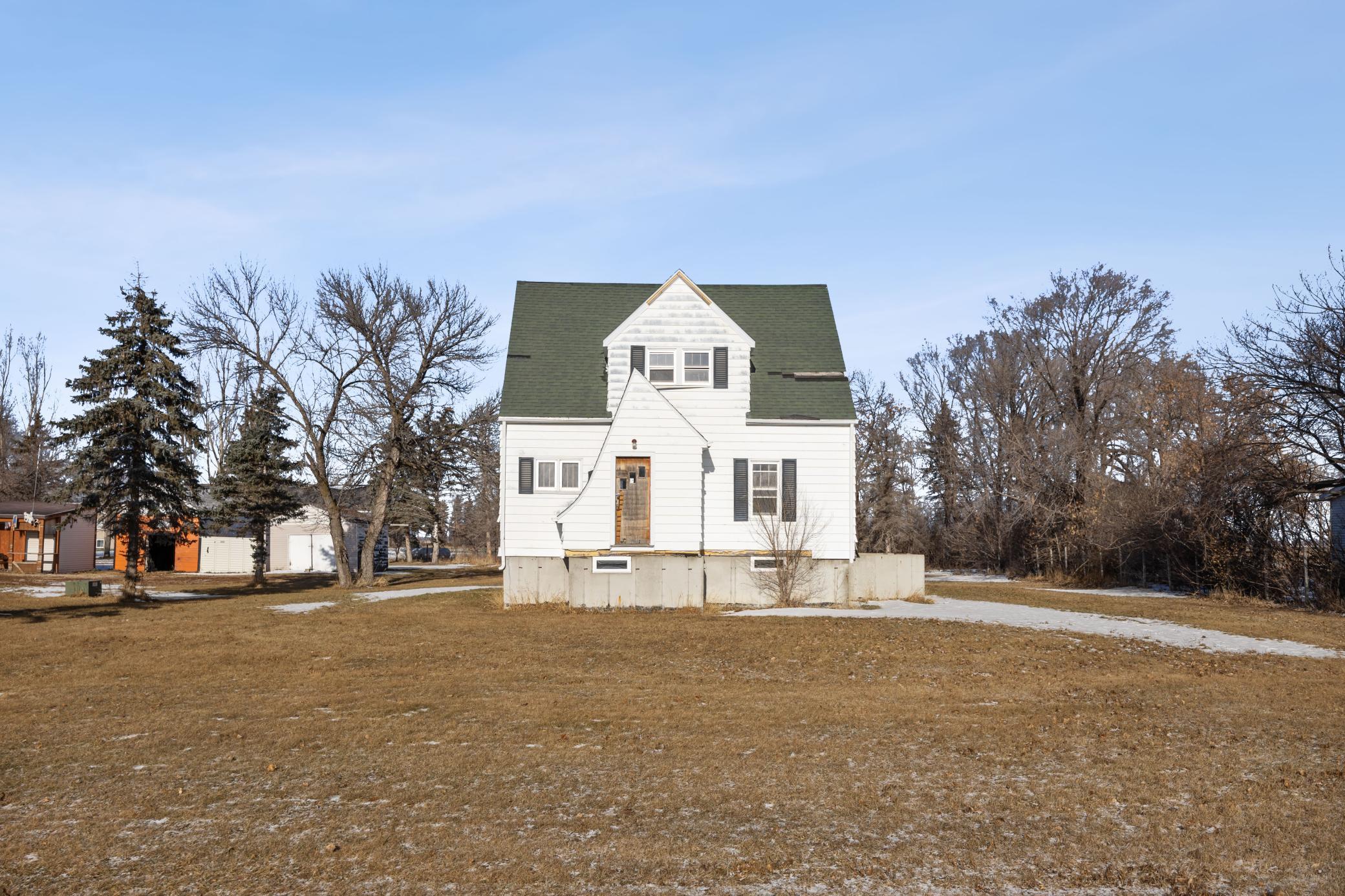 1920 single family home for sale at 3071 Stevens Street in Wheatland, ND — 3 bed, 2 bath (photo 19 of 25)