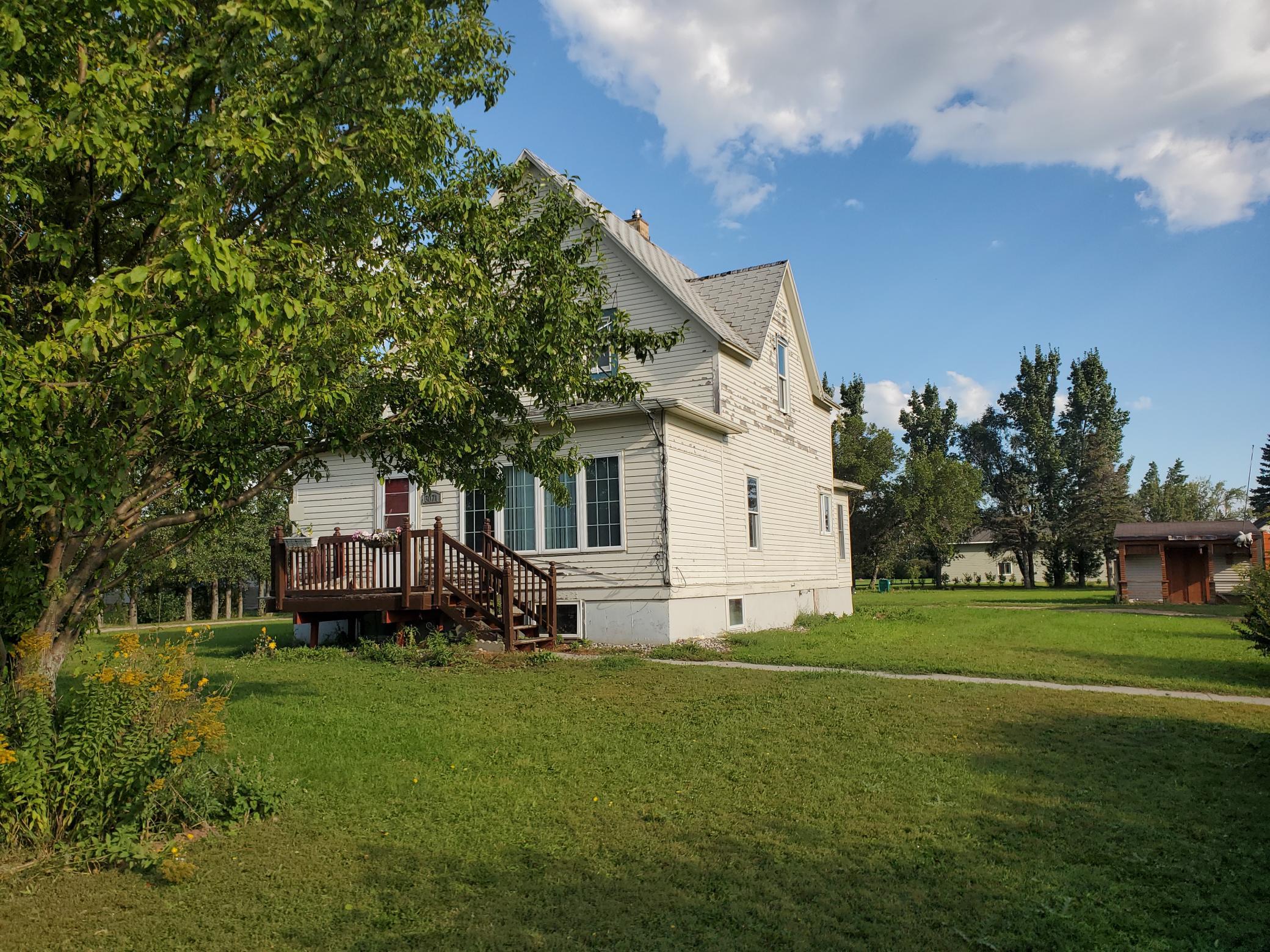 1920 single family home for sale at 3071 Stevens Street in Wheatland, ND — 3 bed, 2 bath (photo 4 of 25)