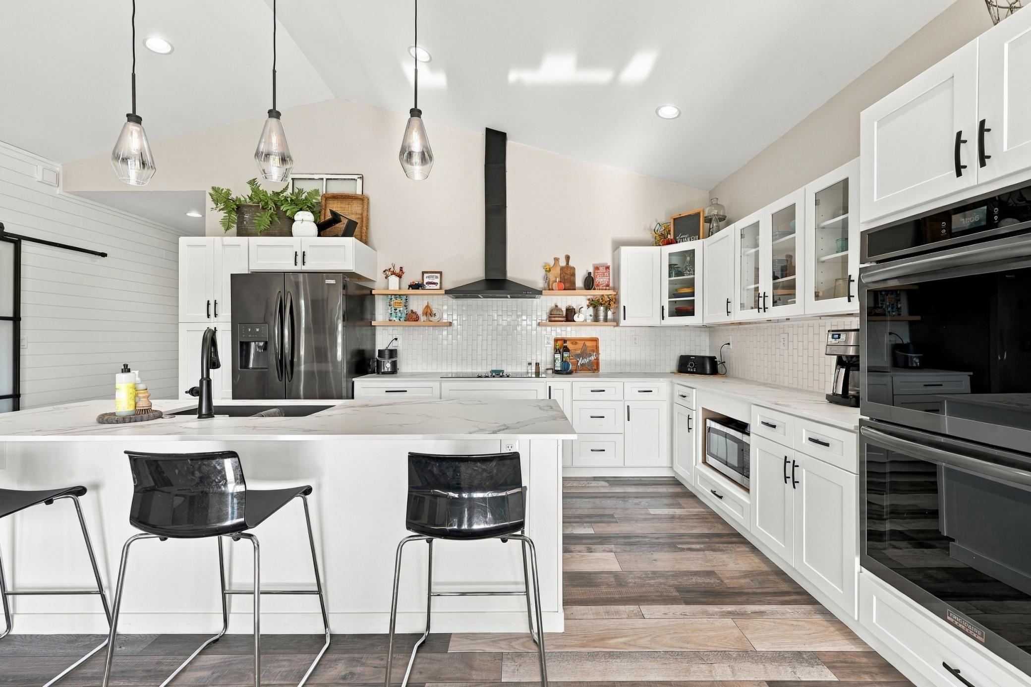 2021 single family home for sale at 140 Annies Way in Mapleton, ND — 5 bed, 3 bath (photo 14 of 57)