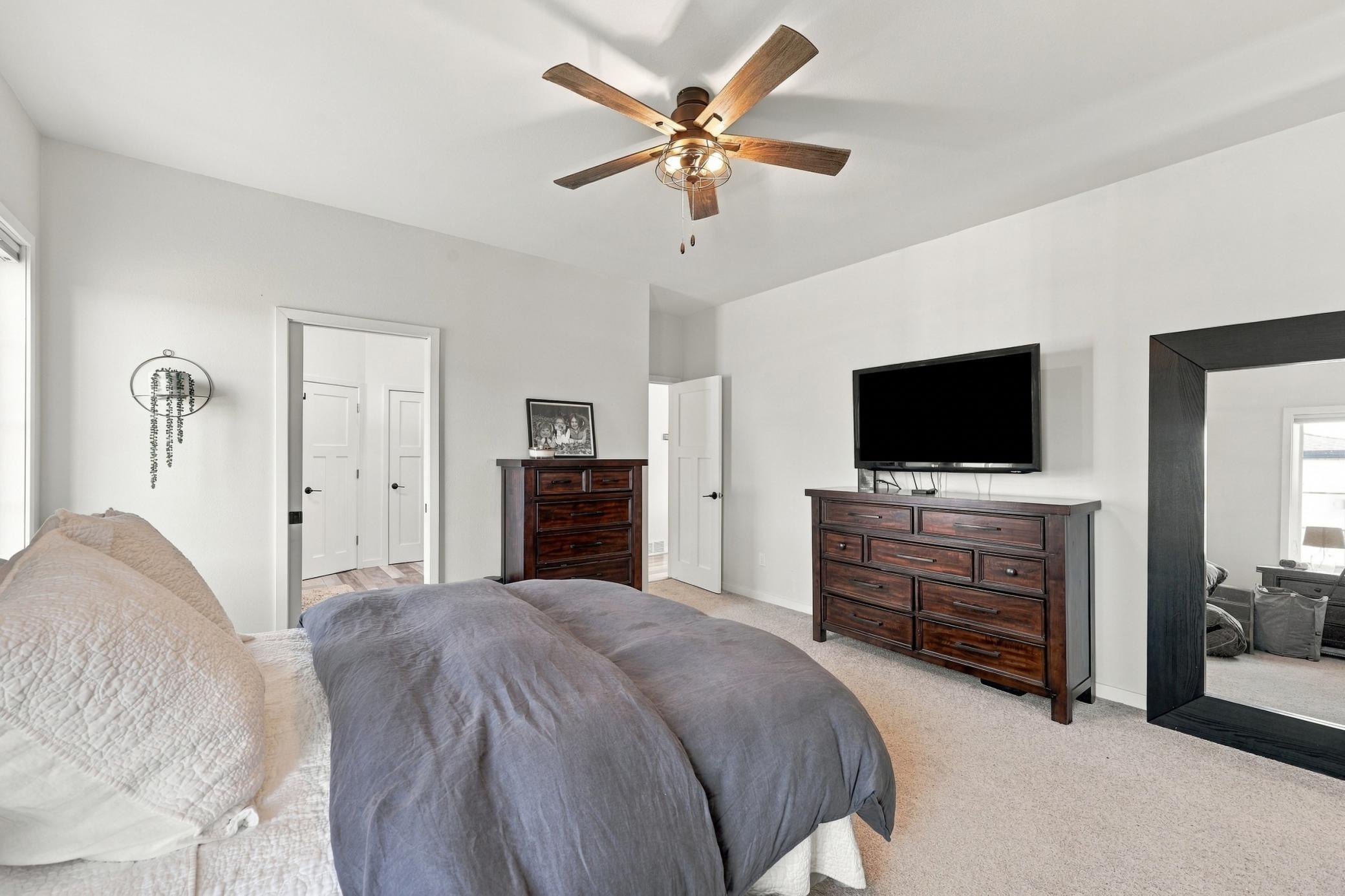 2021 single family home for sale at 140 Annies Way in Mapleton, ND — 5 bed, 3 bath (photo 18 of 57)