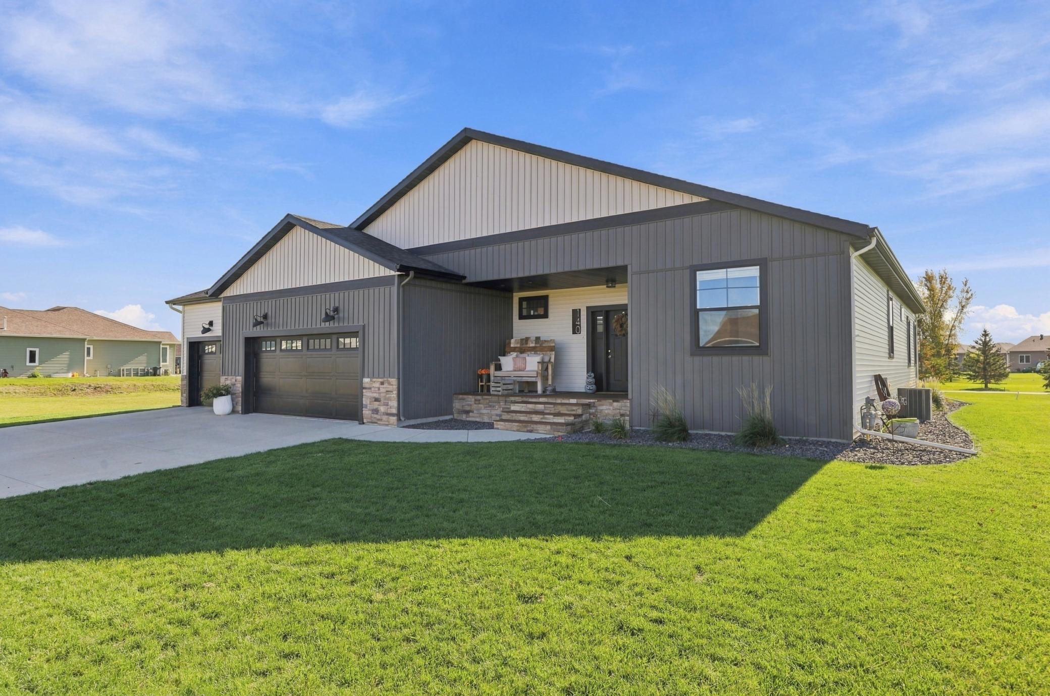 2021 single family home for sale at 140 Annies Way in Mapleton, ND — 5 bed, 3 bath (photo 3 of 57)