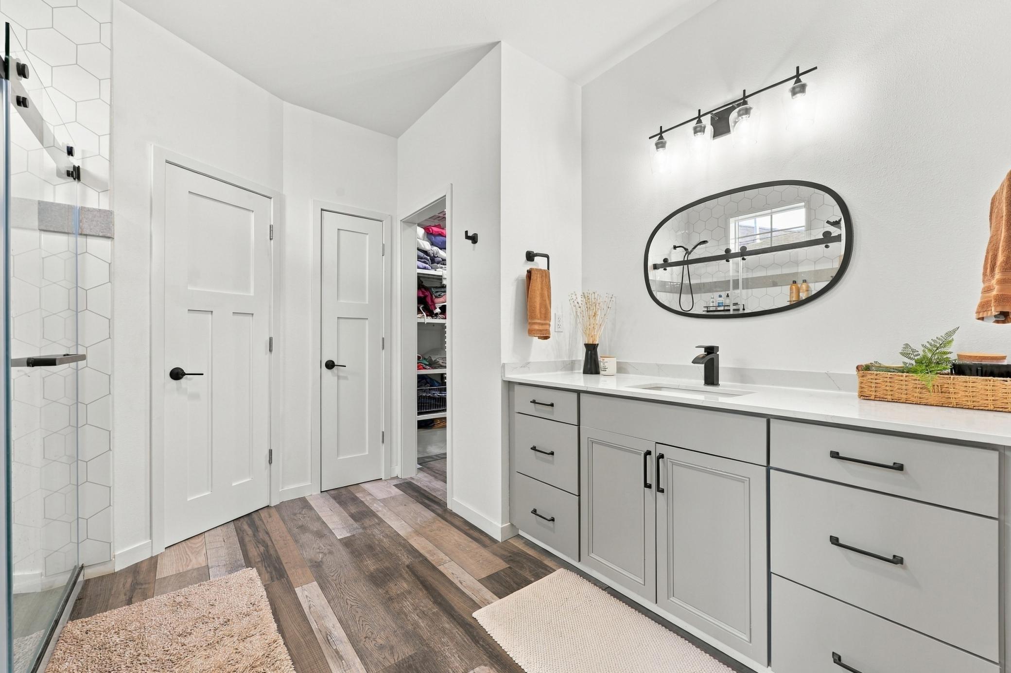 2021 single family home for sale at 140 Annies Way in Mapleton, ND — 5 bed, 3 bath (photo 21 of 57)
