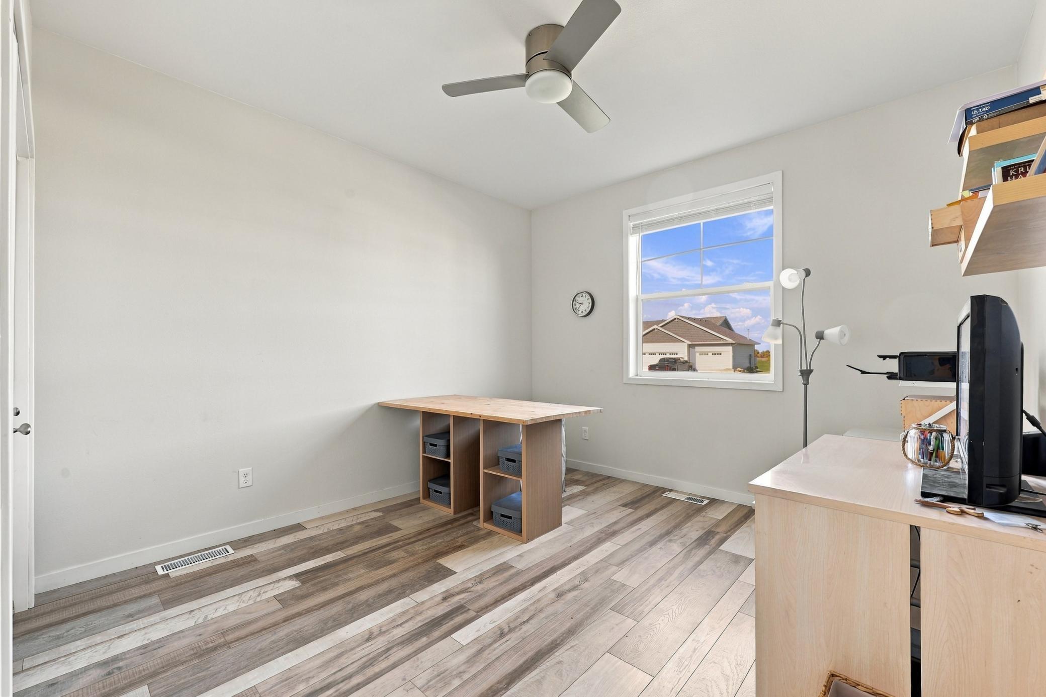 2021 single family home for sale at 140 Annies Way in Mapleton, ND — 5 bed, 3 bath (photo 23 of 57)