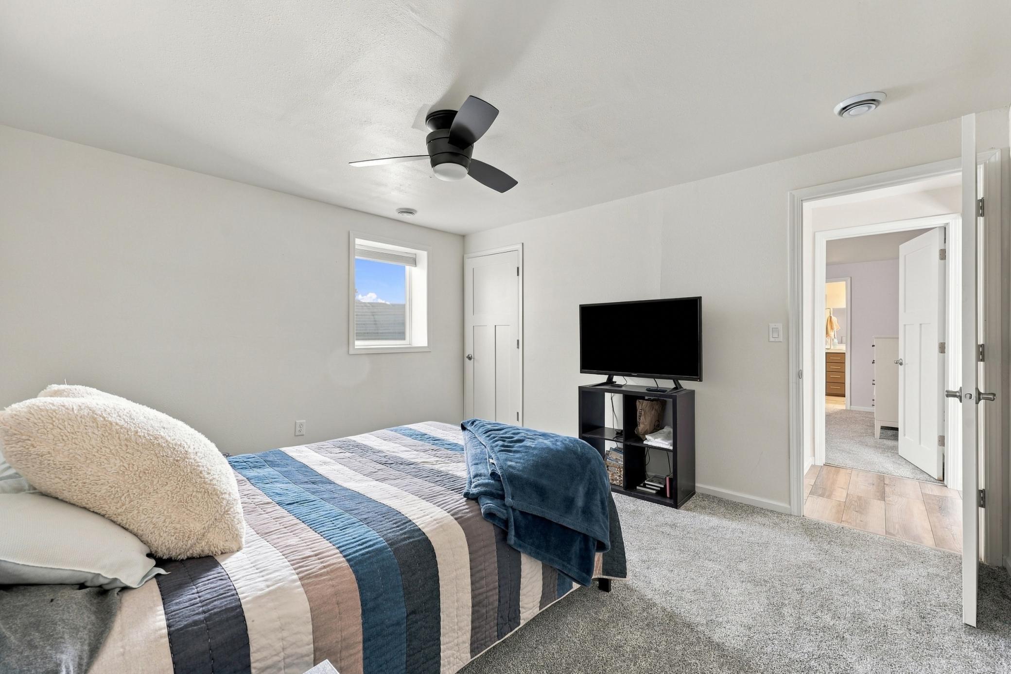 2021 single family home for sale at 140 Annies Way in Mapleton, ND — 5 bed, 3 bath (photo 36 of 57)