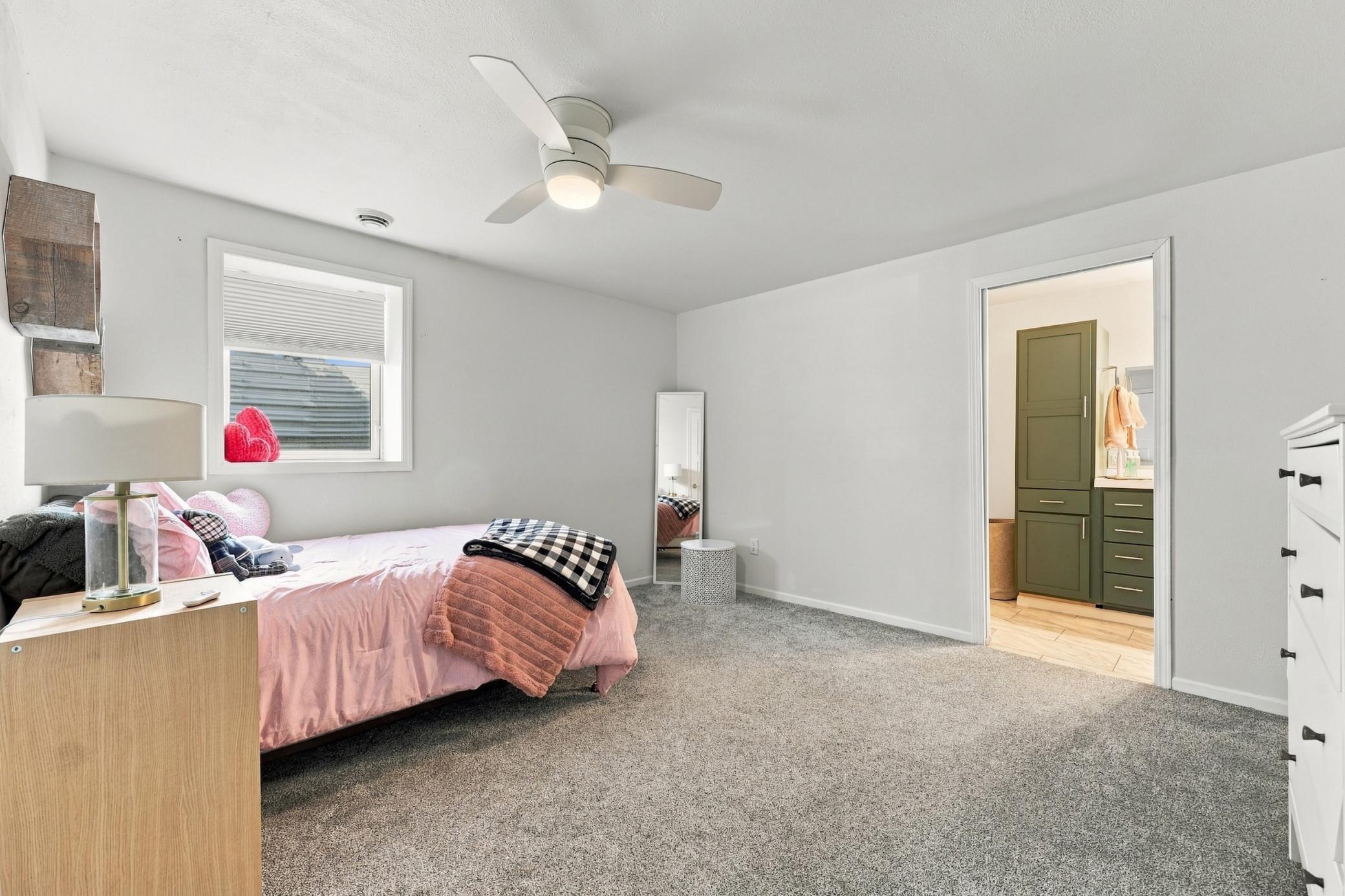 2021 single family home for sale at 140 Annies Way in Mapleton, ND — 5 bed, 3 bath (photo 39 of 57)