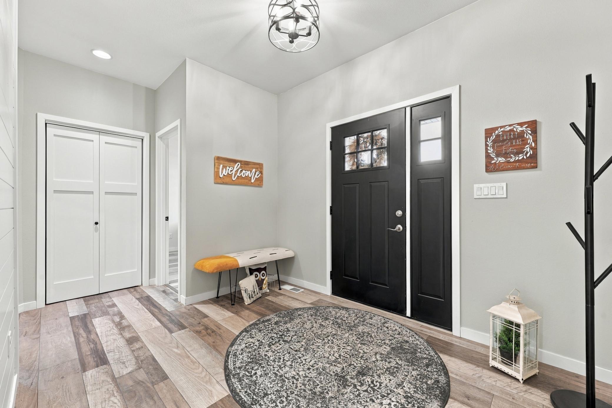 2021 single family home for sale at 140 Annies Way in Mapleton, ND — 5 bed, 3 bath (photo 5 of 57)
