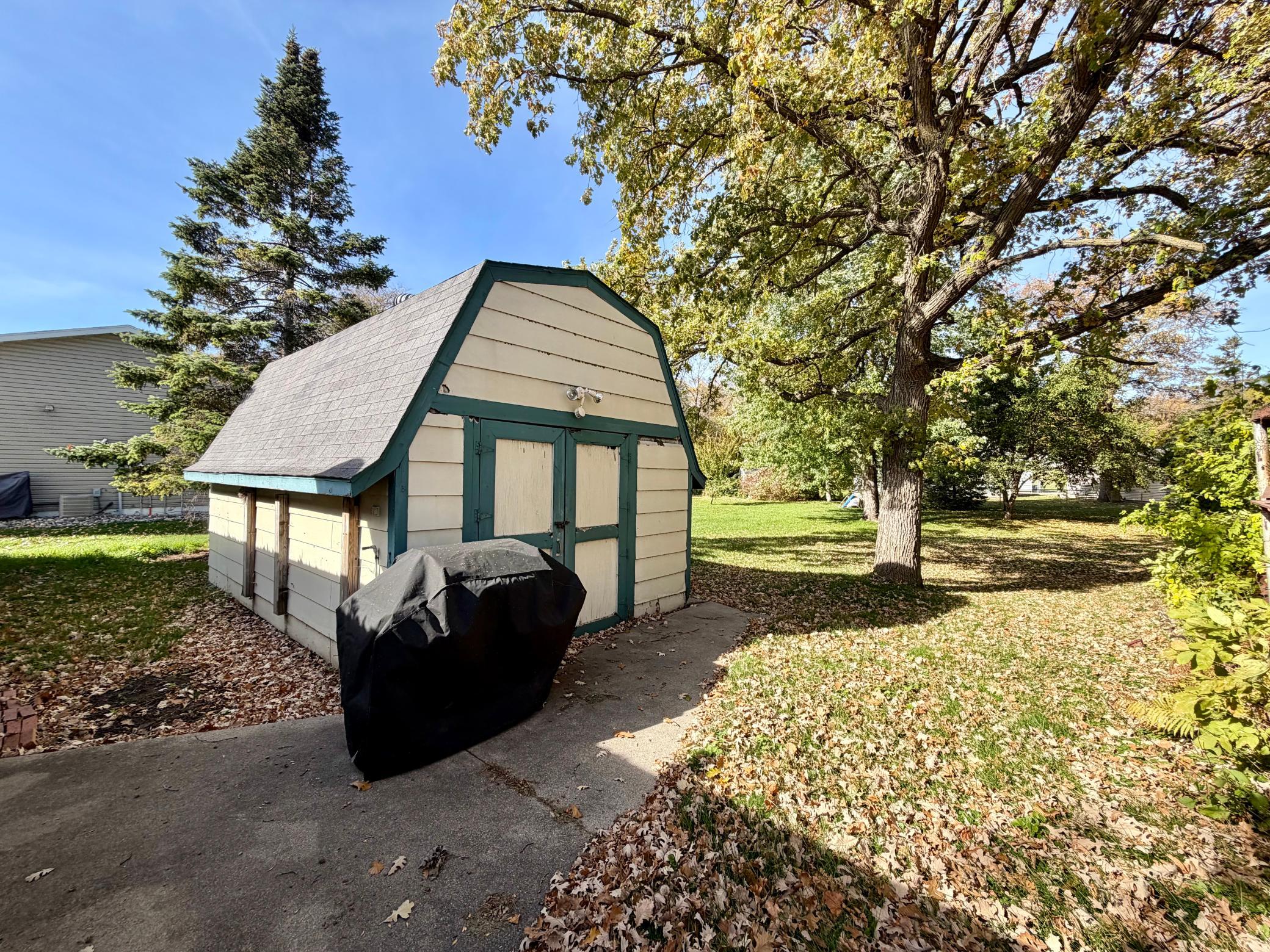 1957 single family home for sale at 926 W Lake Drive in Detroit Lakes, MN — 3 bed, 1 bath (photo 17 of 23)