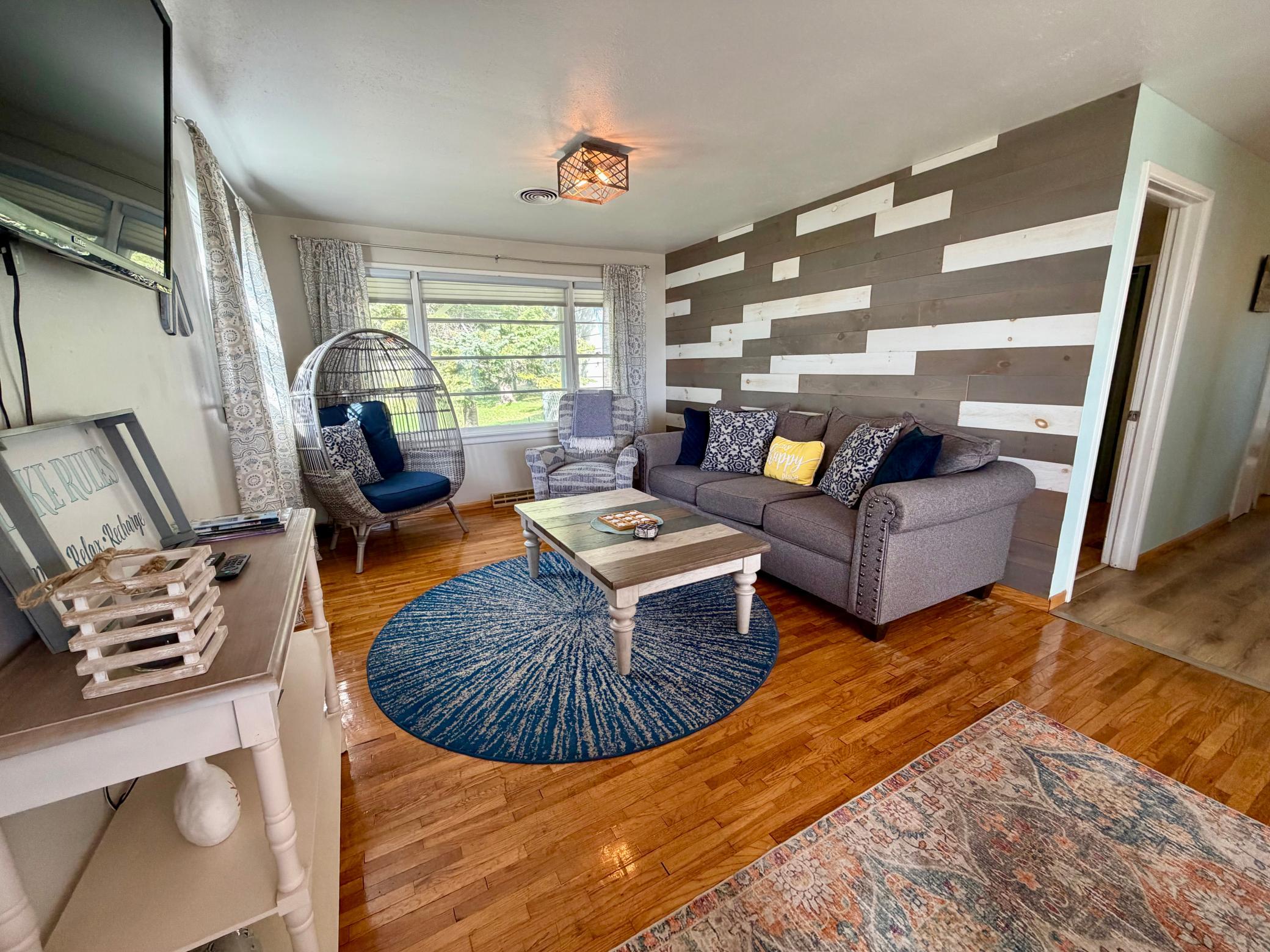 1957 single family home for sale at 926 W Lake Drive in Detroit Lakes, MN — 3 bed, 1 bath (photo 4 of 23)