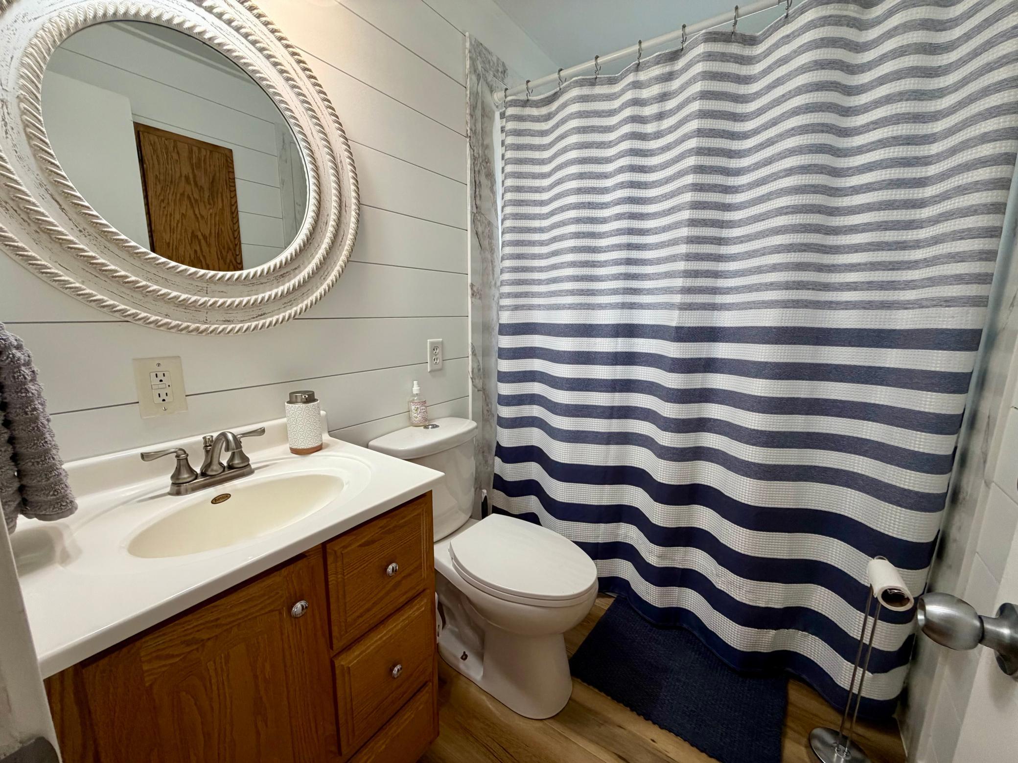 1957 single family home for sale at 926 W Lake Drive in Detroit Lakes, MN — 3 bed, 1 bath (photo 8 of 23)