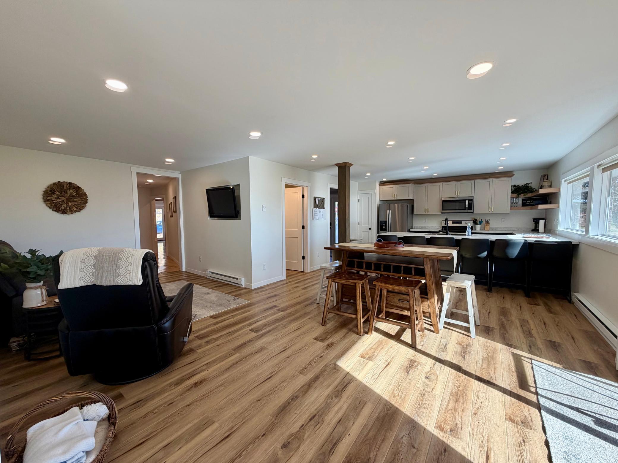 1930 single family home for sale at 918 W Lake Drive in Detroit Lakes, MN — 4 bed, 3 bath (photo 11 of 44)