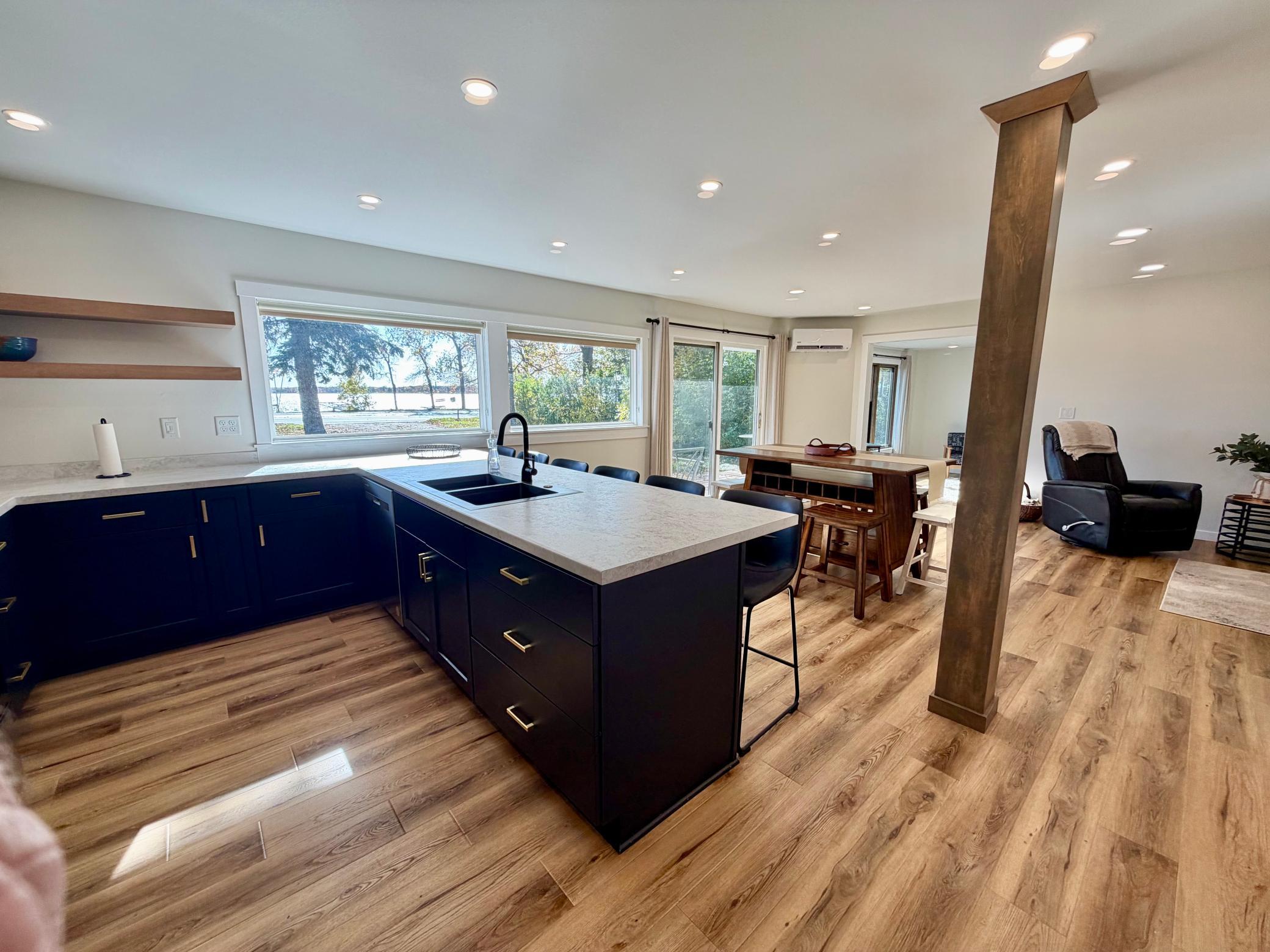 1930 single family home for sale at 918 W Lake Drive in Detroit Lakes, MN — 4 bed, 3 bath (photo 5 of 44)