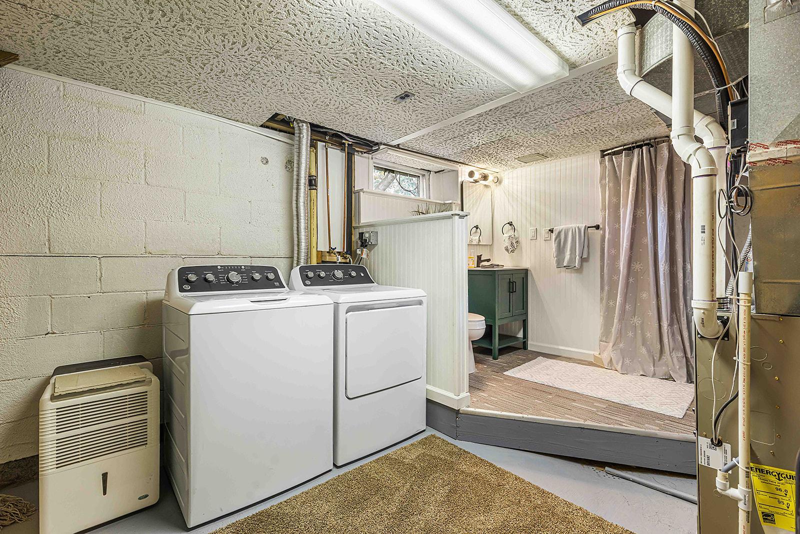 1957 single family home for sale at 902 N 26th Street N in Fargo, ND — 3 bed, 2 bath (photo 18 of 43)