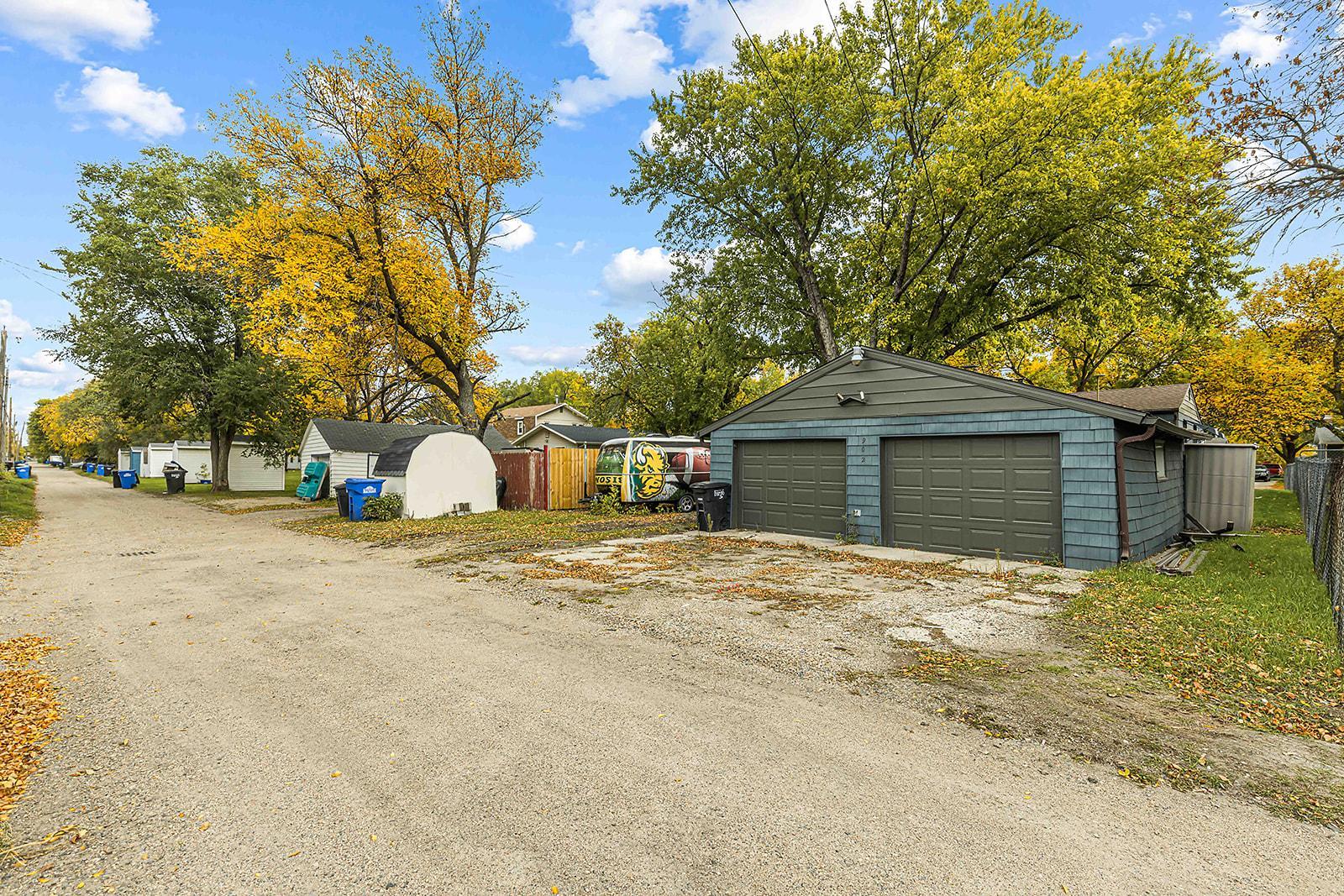 1957 single family home for sale at 902 N 26th Street N in Fargo, ND — 3 bed, 2 bath (photo 38 of 43)