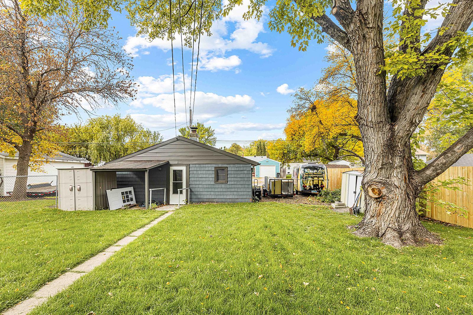 1957 single family home for sale at 902 N 26th Street N in Fargo, ND — 3 bed, 2 bath (photo 39 of 43)
