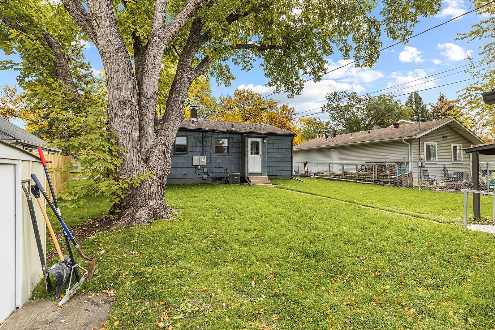 1957 single family home for sale at 902 N 26th Street N in Fargo, ND — 3 bed, 2 bath (photo 41 of 43)