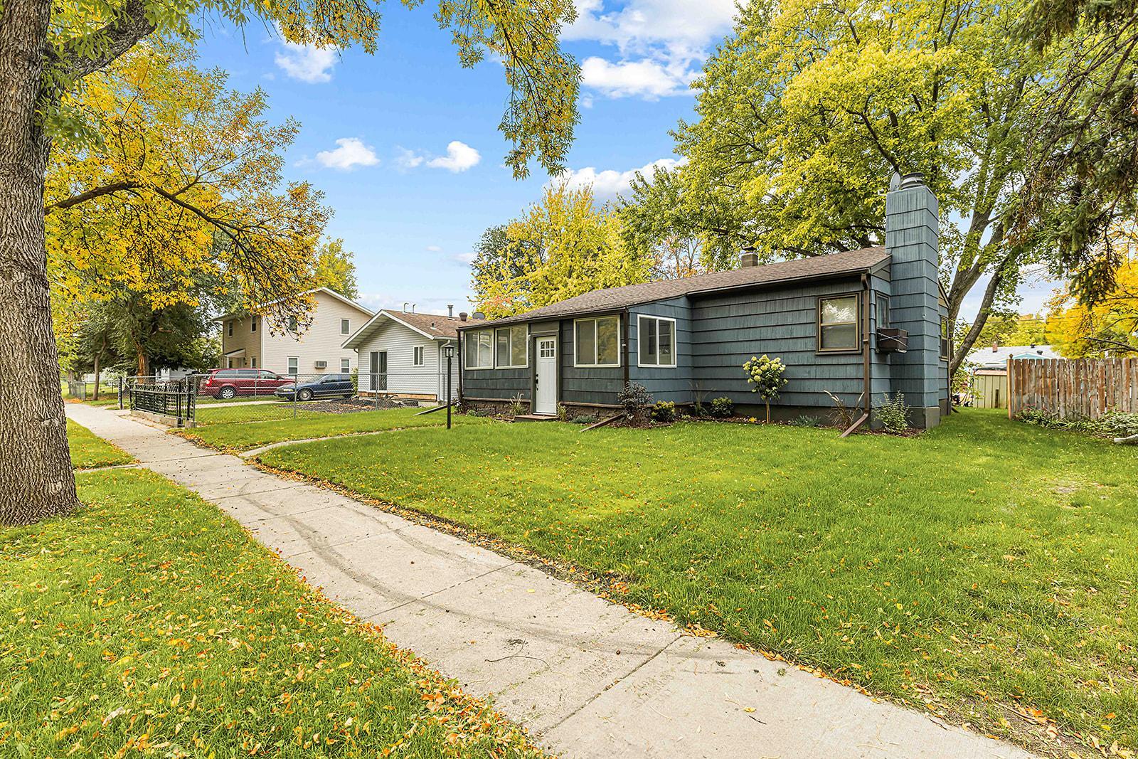 1957 single family home for sale at 902 N 26th Street N in Fargo, ND — 3 bed, 2 bath (photo 42 of 43)