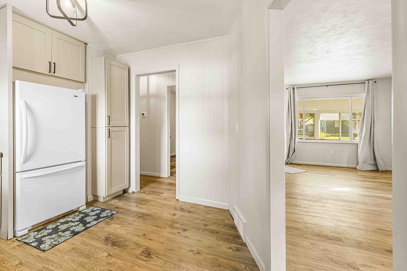 1957 single family home for sale at 902 N 26th Street N in Fargo, ND — 3 bed, 2 bath (photo 7 of 43)