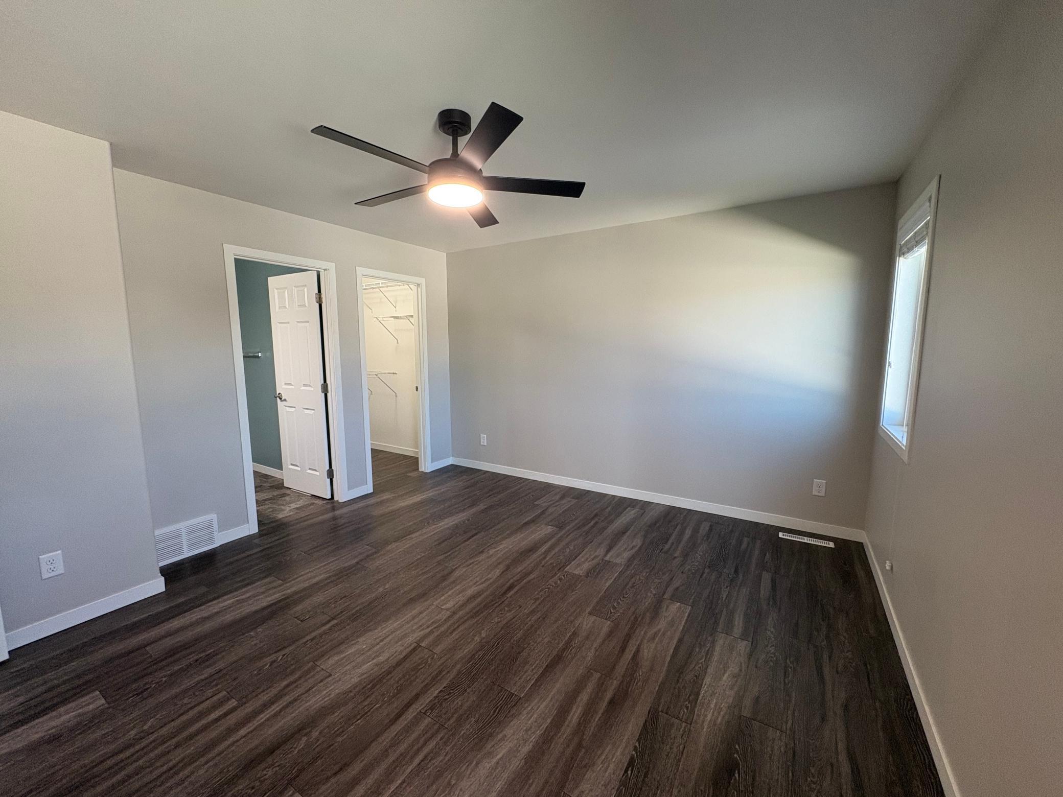 2016 single family home for sale at 6059 AUTUMN Drive S in Fargo, ND — 4 bed, 3 bath (photo 16 of 49)