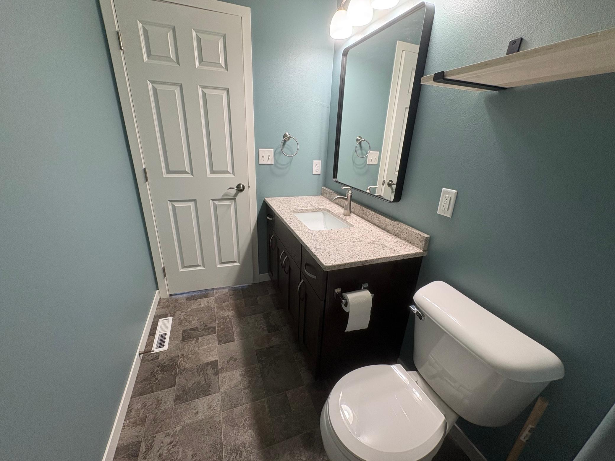 2016 single family home for sale at 6059 AUTUMN Drive S in Fargo, ND — 4 bed, 3 bath (photo 18 of 49)
