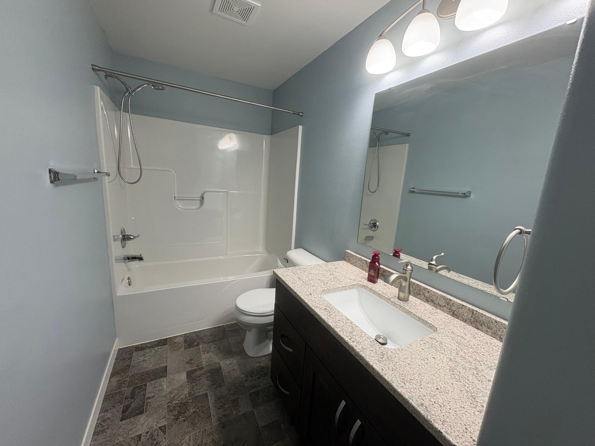 2016 single family home for sale at 6059 AUTUMN Drive S in Fargo, ND — 4 bed, 3 bath (photo 27 of 49)