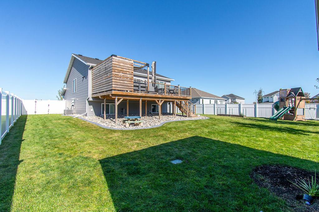 2016 single family home for sale at 6059 AUTUMN Drive S in Fargo, ND — 4 bed, 3 bath (photo 31 of 49)
