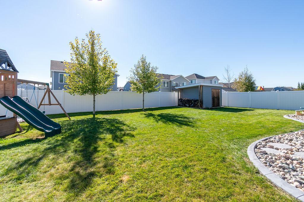 2016 single family home for sale at 6059 AUTUMN Drive S in Fargo, ND — 4 bed, 3 bath (photo 36 of 49)