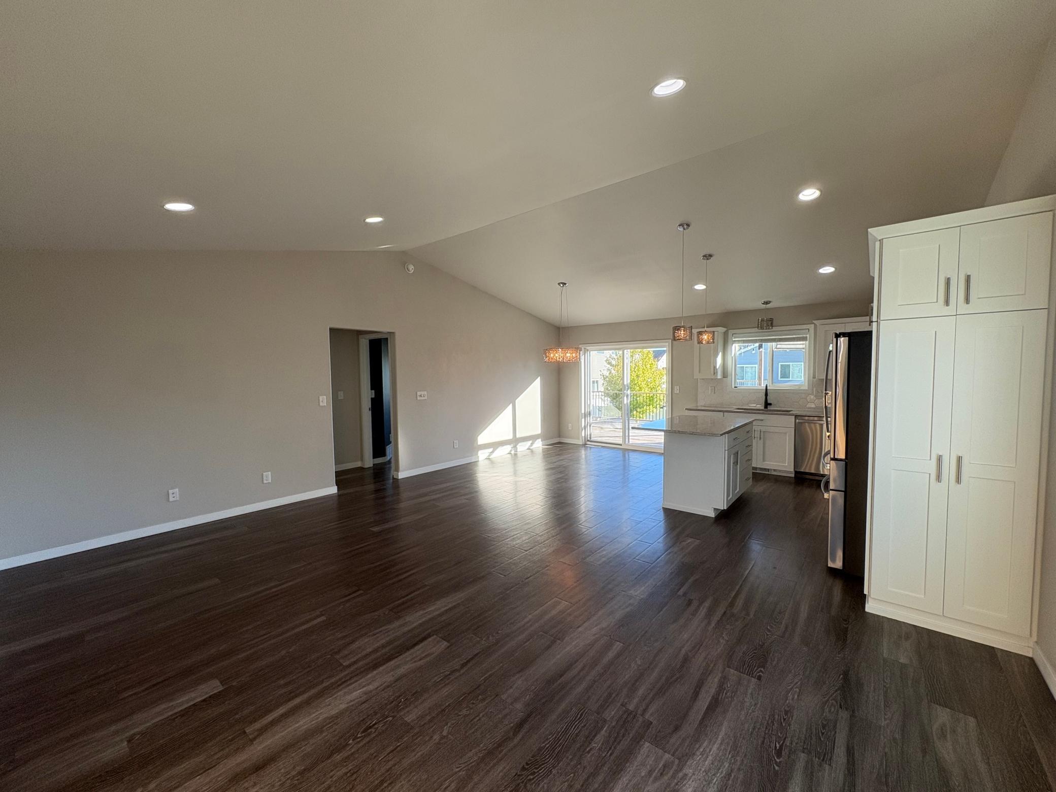 2016 single family home for sale at 6059 AUTUMN Drive S in Fargo, ND — 4 bed, 3 bath (photo 5 of 49)