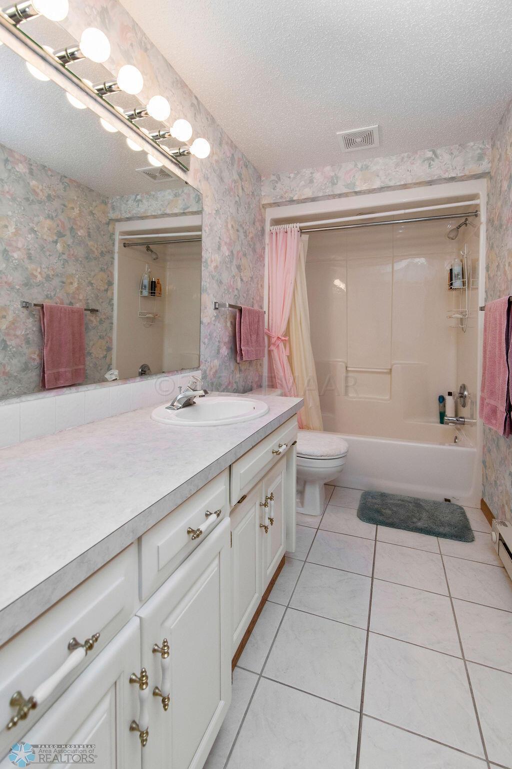 1995 townhouse for sale at 3626 5th Street S in Moorhead, MN — 3 bed, 3 bath (photo 25 of 31)