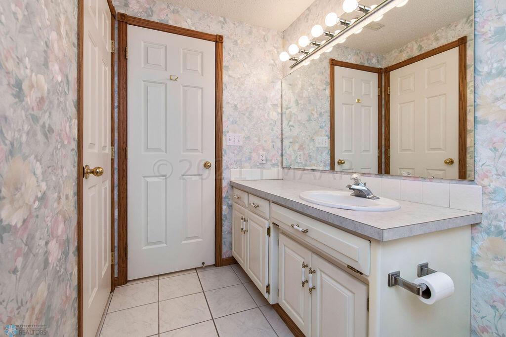 1995 townhouse for sale at 3626 5th Street S in Moorhead, MN — 3 bed, 3 bath (photo 26 of 31)