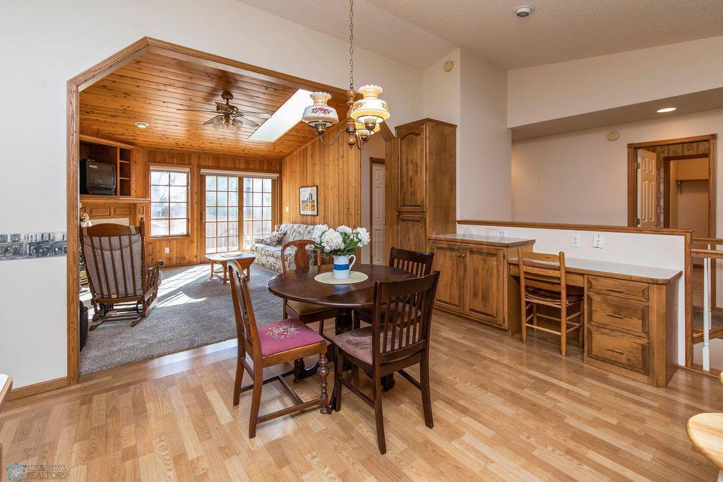 1995 townhouse for sale at 3626 5th Street S in Moorhead, MN — 3 bed, 3 bath (photo 9 of 31)