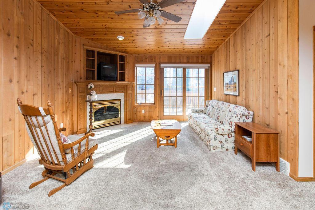 1995 townhouse for sale at 3626 5th Street S in Moorhead, MN — 3 bed, 3 bath (photo 10 of 31)