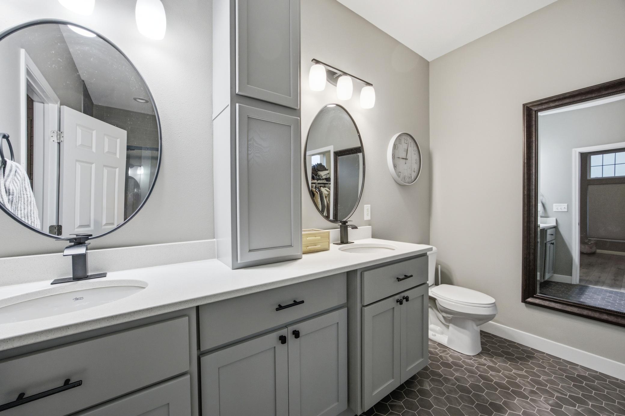 2015 single family home for sale at 6024 60th Avenue S in Fargo, ND — 3 bed, 3 bath (photo 24 of 47)