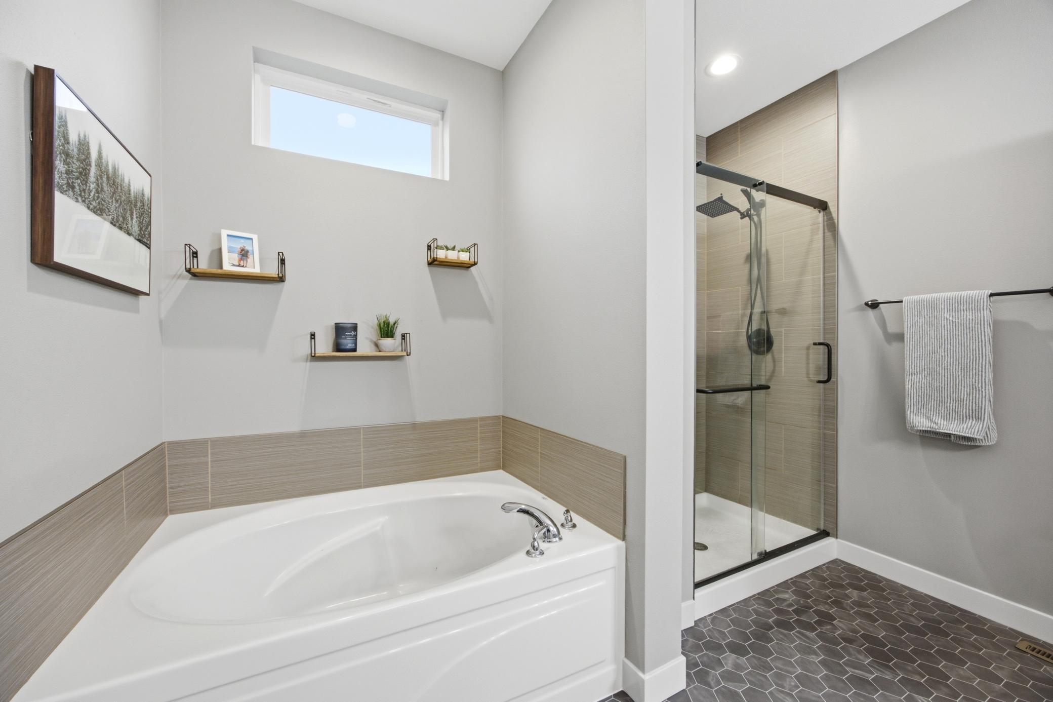 2015 single family home for sale at 6024 60th Avenue S in Fargo, ND — 3 bed, 3 bath (photo 25 of 47)