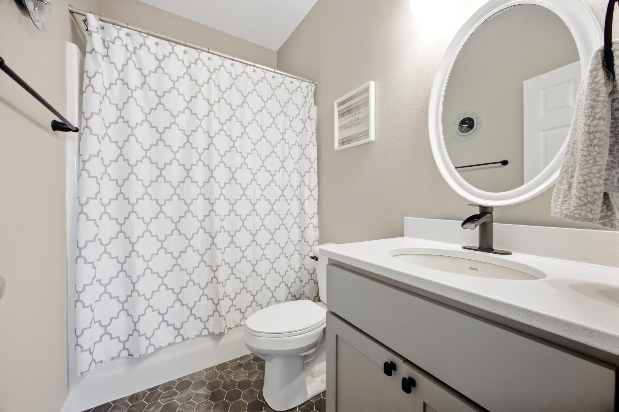 2015 single family home for sale at 6024 60th Avenue S in Fargo, ND — 3 bed, 3 bath (photo 31 of 47)