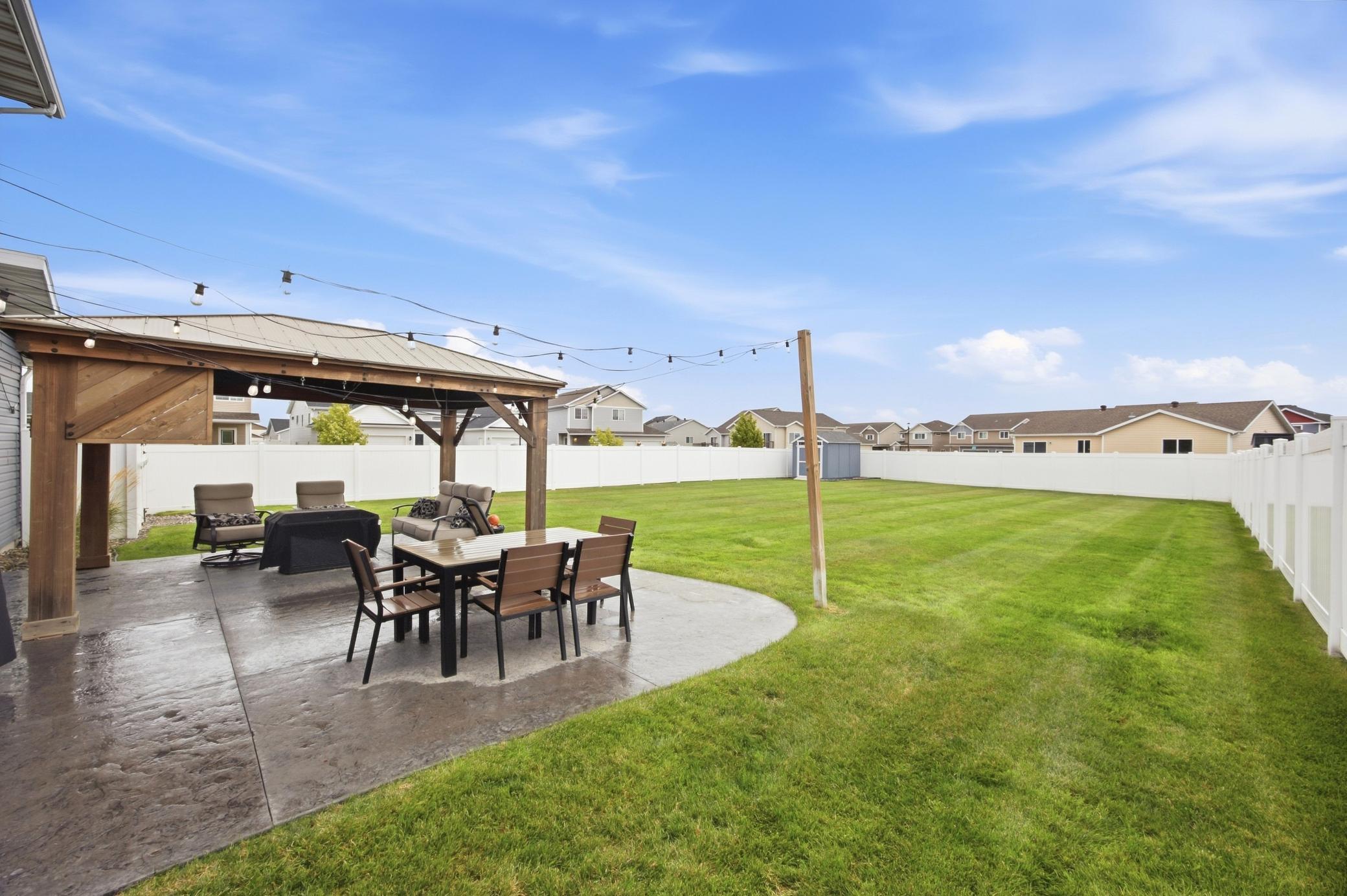 2015 single family home for sale at 6024 60th Avenue S in Fargo, ND — 3 bed, 3 bath (photo 35 of 47)