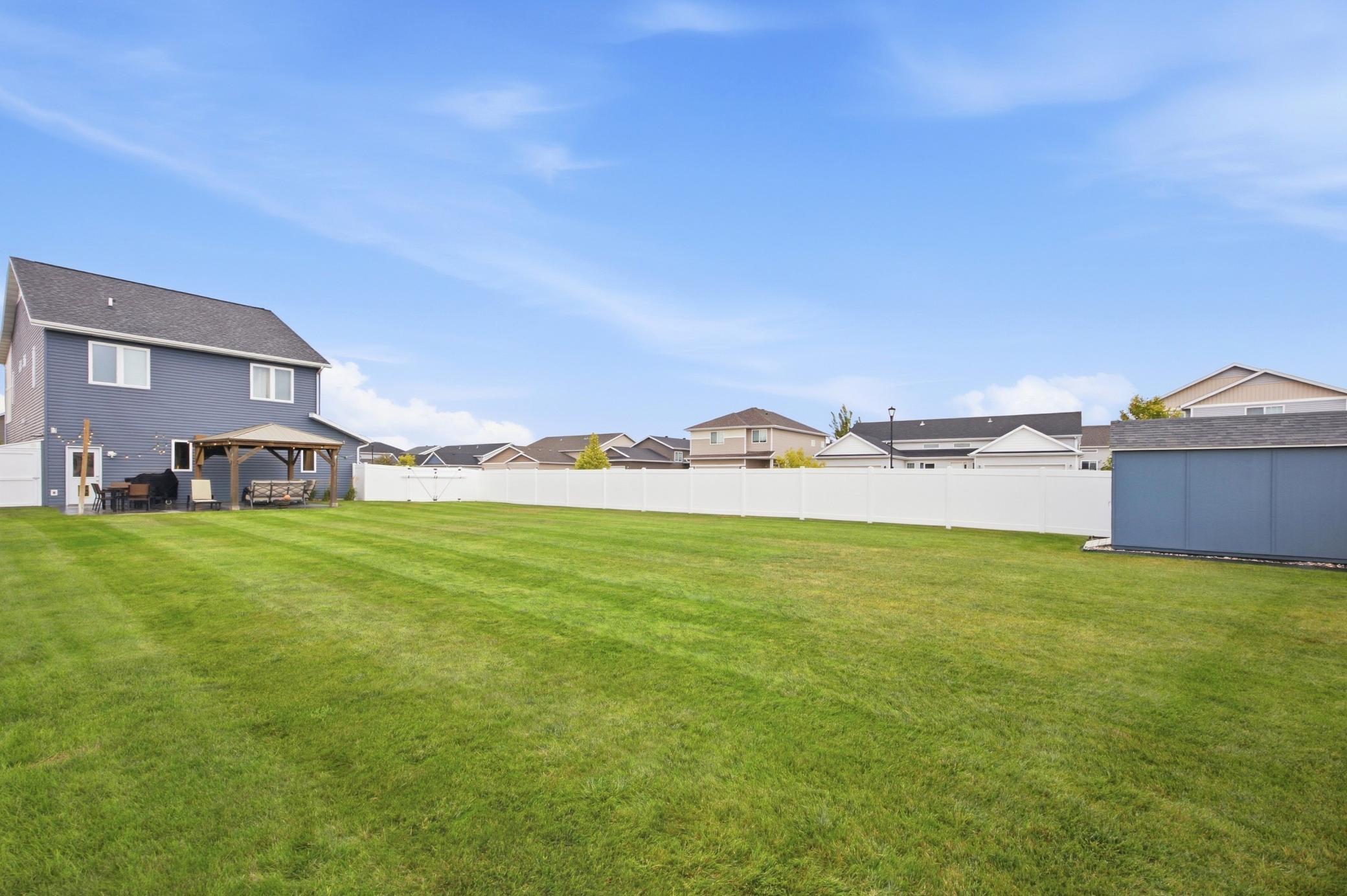 2015 single family home for sale at 6024 60th Avenue S in Fargo, ND — 3 bed, 3 bath (photo 39 of 47)