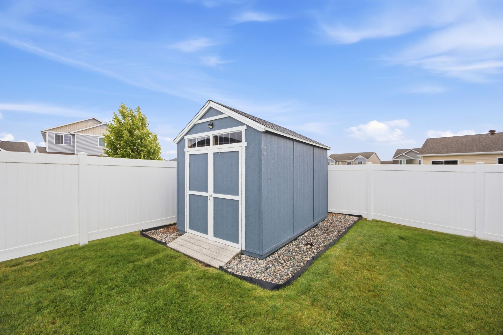2015 single family home for sale at 6024 60th Avenue S in Fargo, ND — 3 bed, 3 bath (photo 40 of 47)