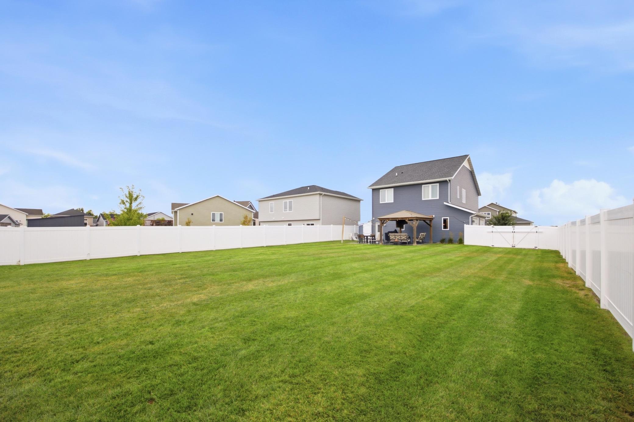 2015 single family home for sale at 6024 60th Avenue S in Fargo, ND — 3 bed, 3 bath (photo 41 of 47)