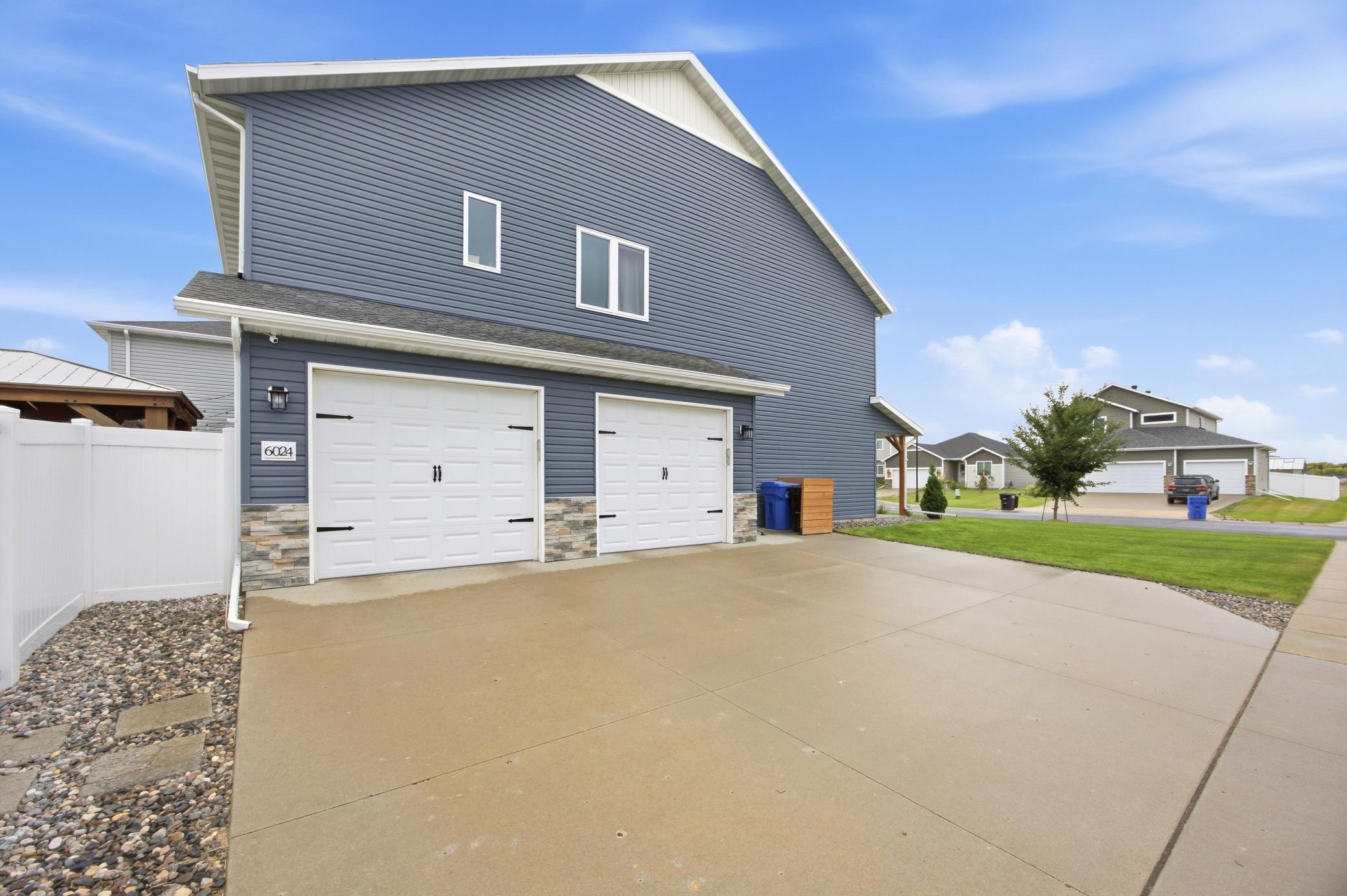 2015 single family home for sale at 6024 60th Avenue S in Fargo, ND — 3 bed, 3 bath (photo 42 of 47)
